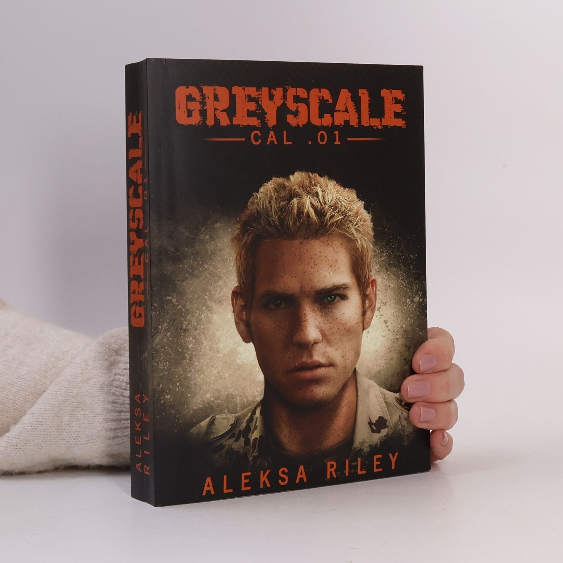 Aleksa Riley Greyscale - Cal .01