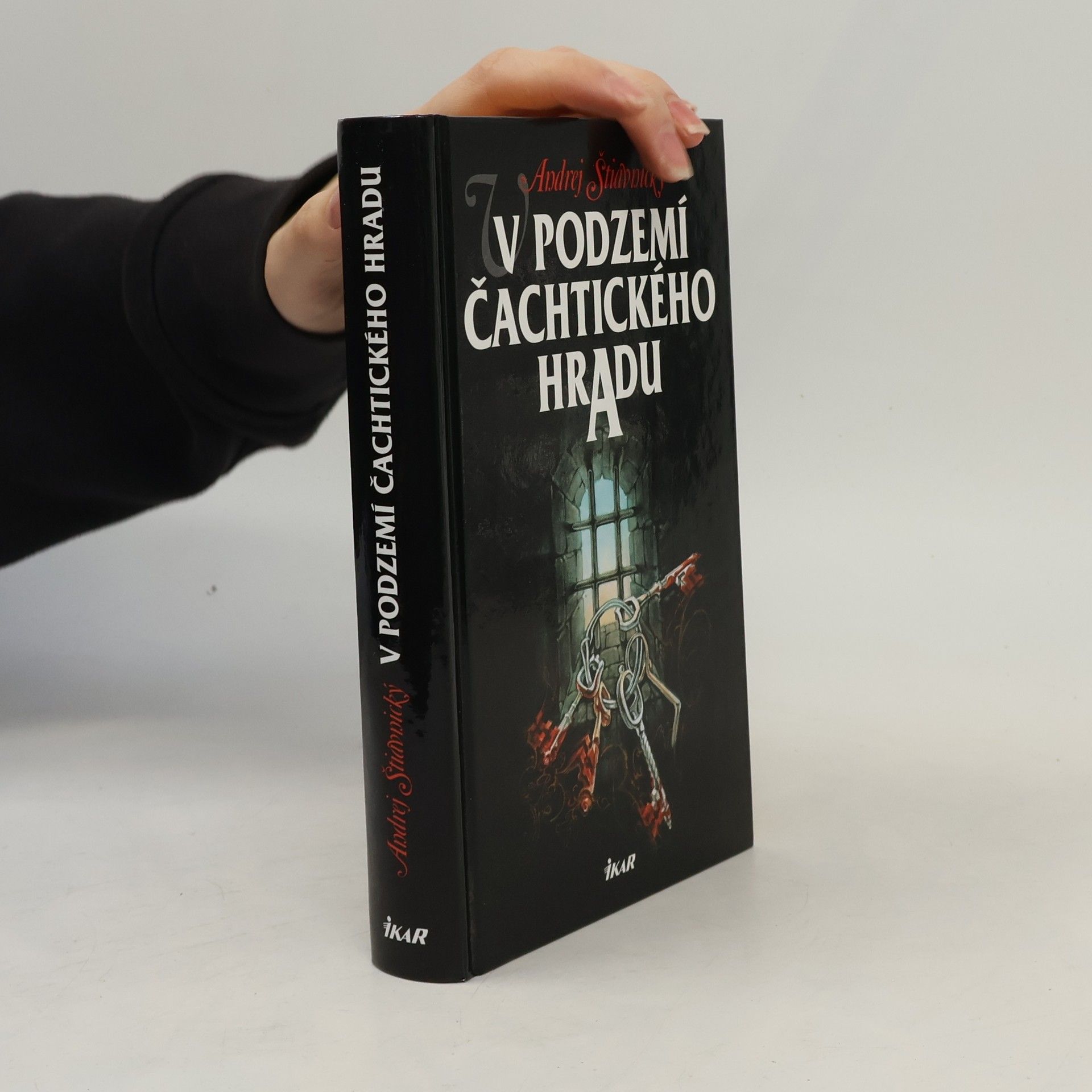 V podzemí Čachtického hradu 1. díl