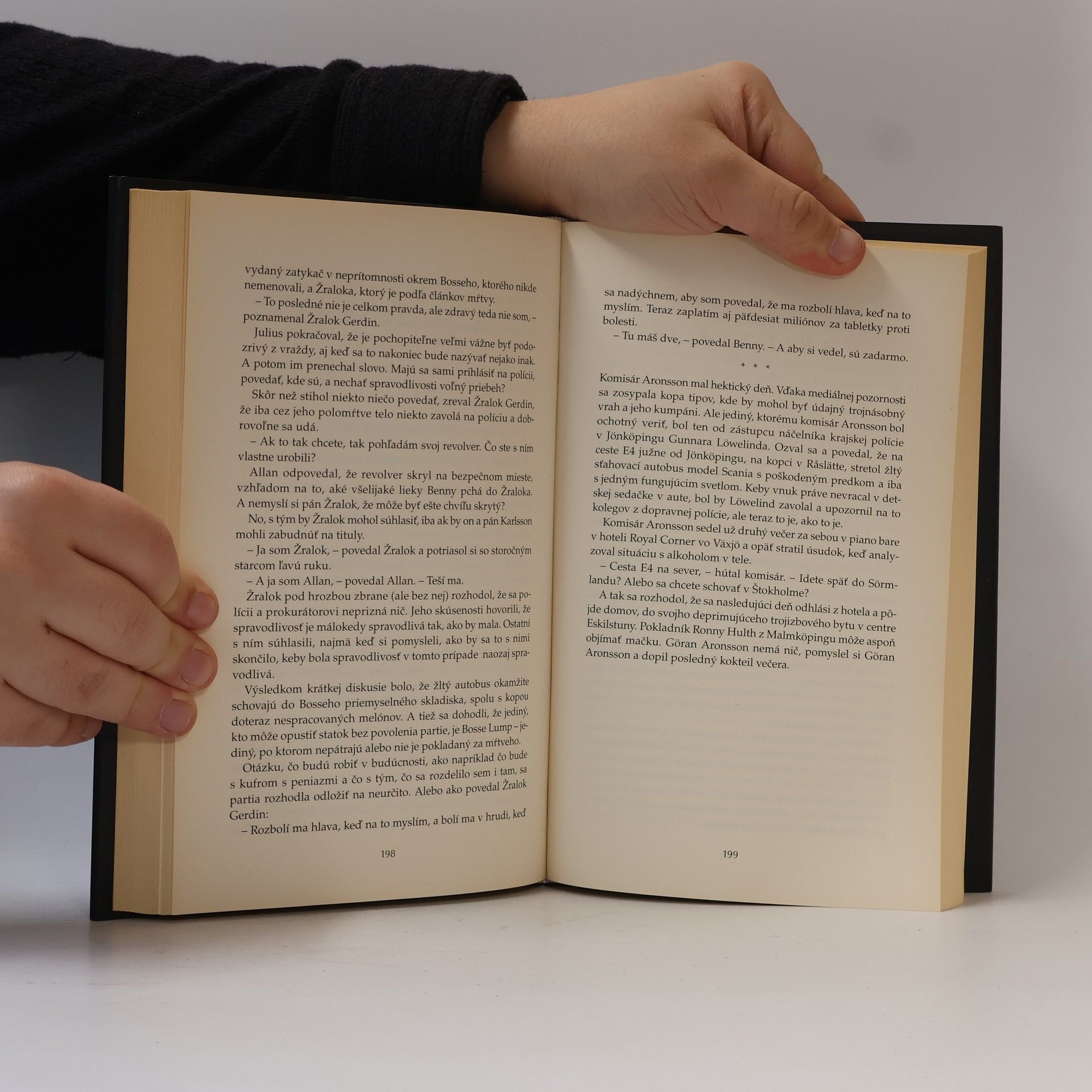 Jonas Jonasson Storočný starček, ktorý vyliezol z okna a zmizol