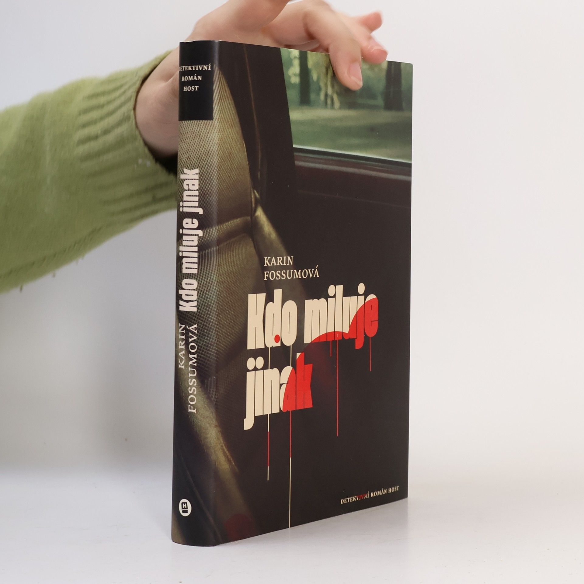 Karin Fossum Kdo miluje jinak