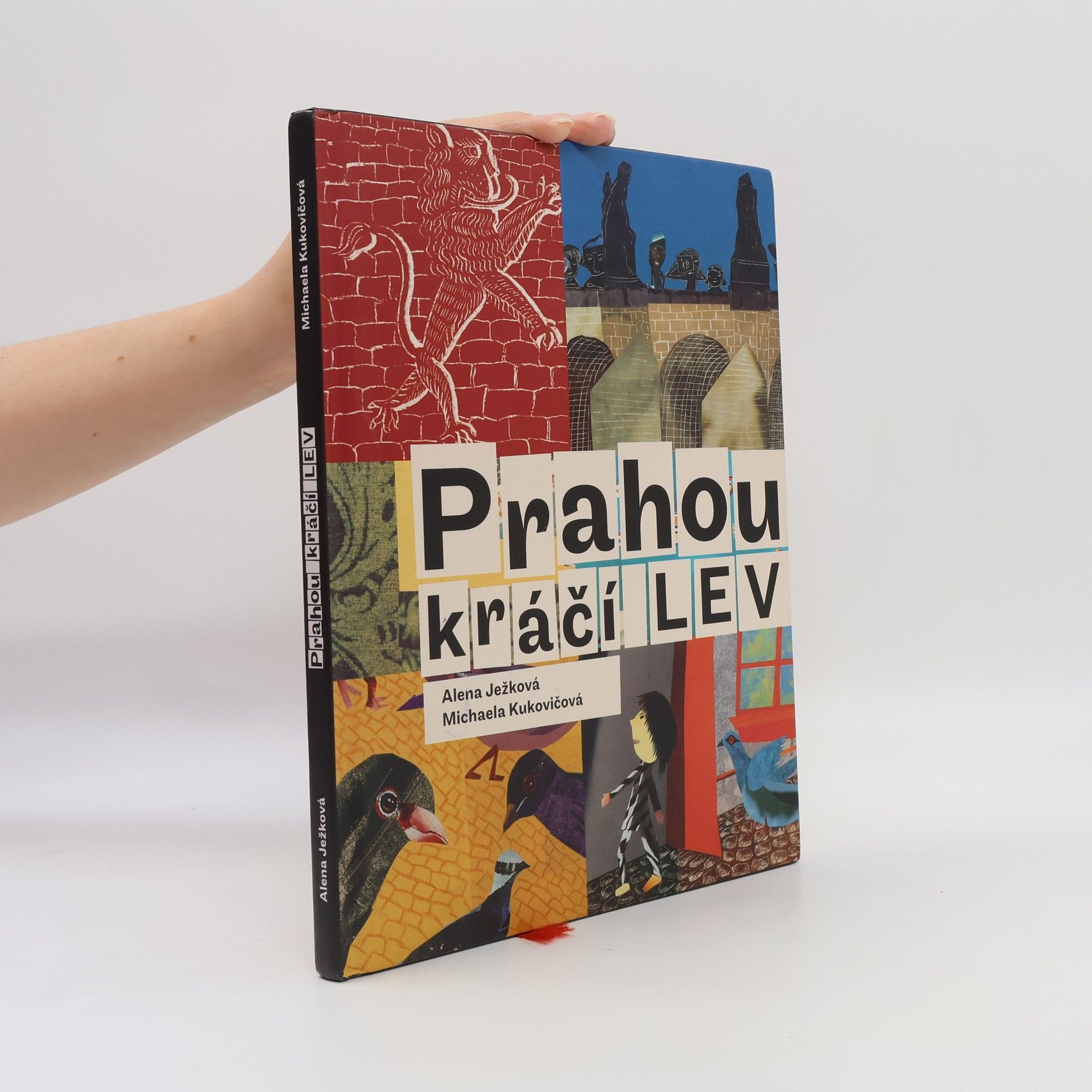 Alena Ježková Prahou kráčí lev