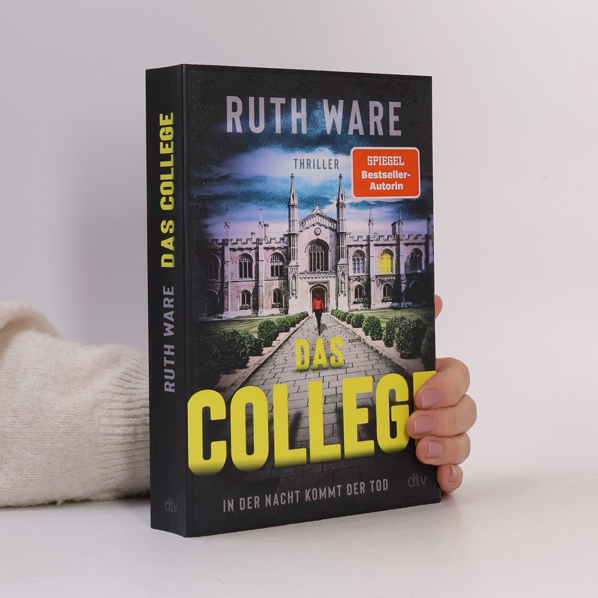 Ruth Ware Das College