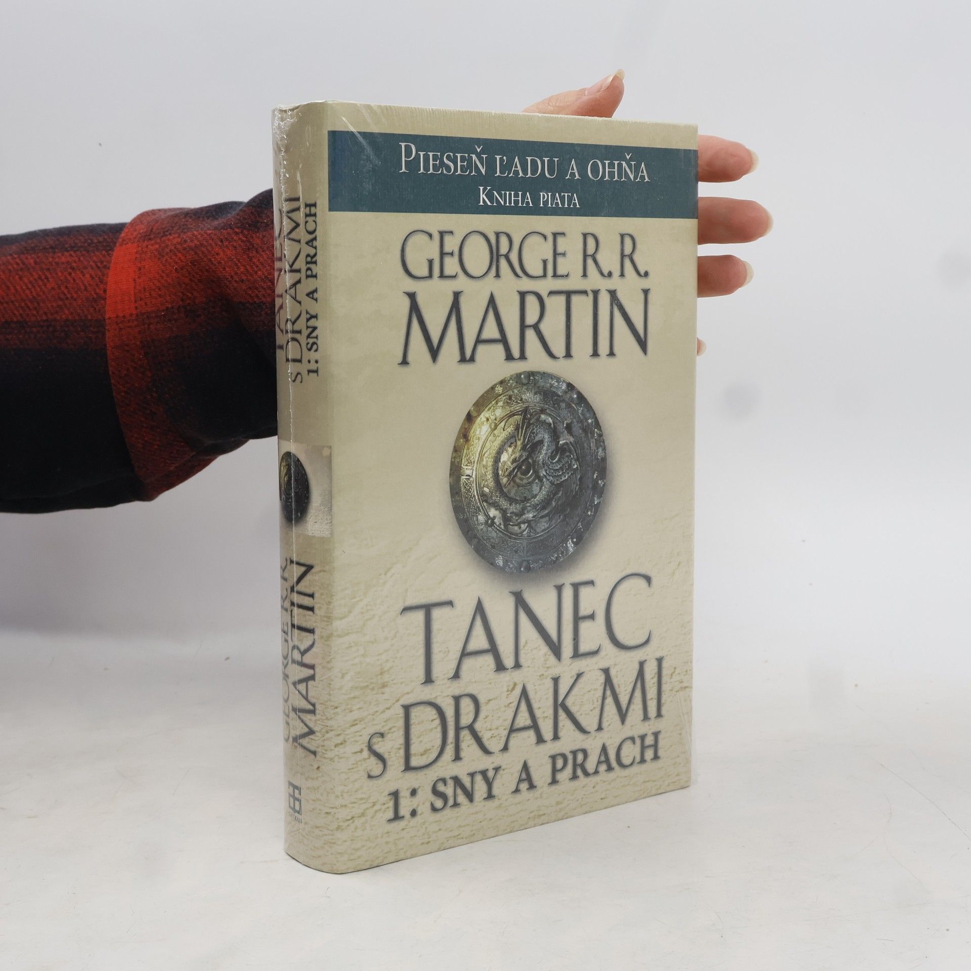George R. R. Martin Tanec s drakmi 1: Sny a prach