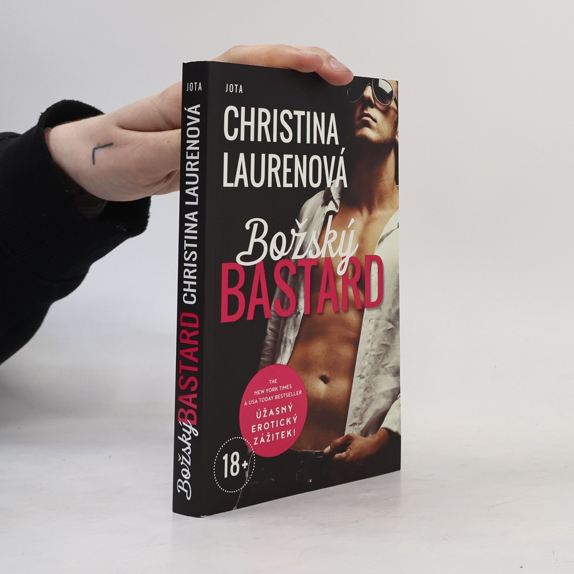 Christina Lauren Božský bastard