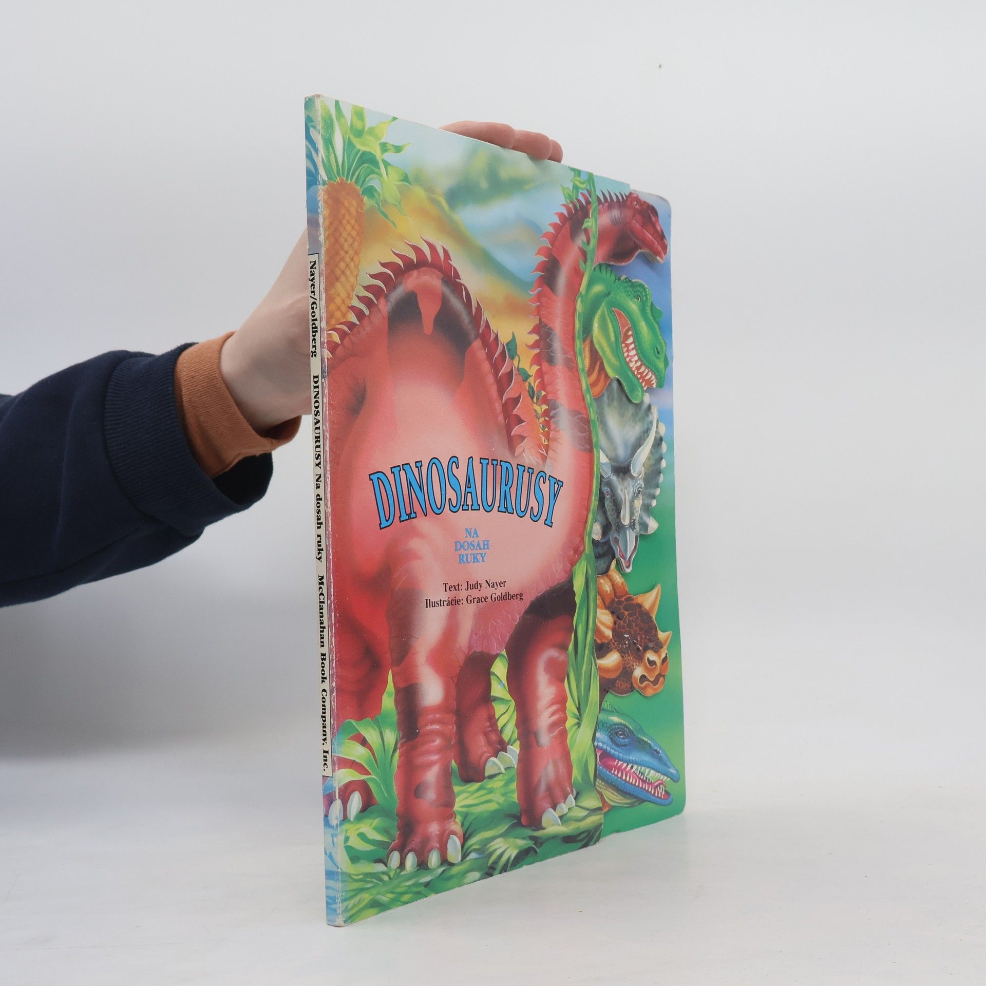 Judy Nayer Dinosaurusy na dosah ruky