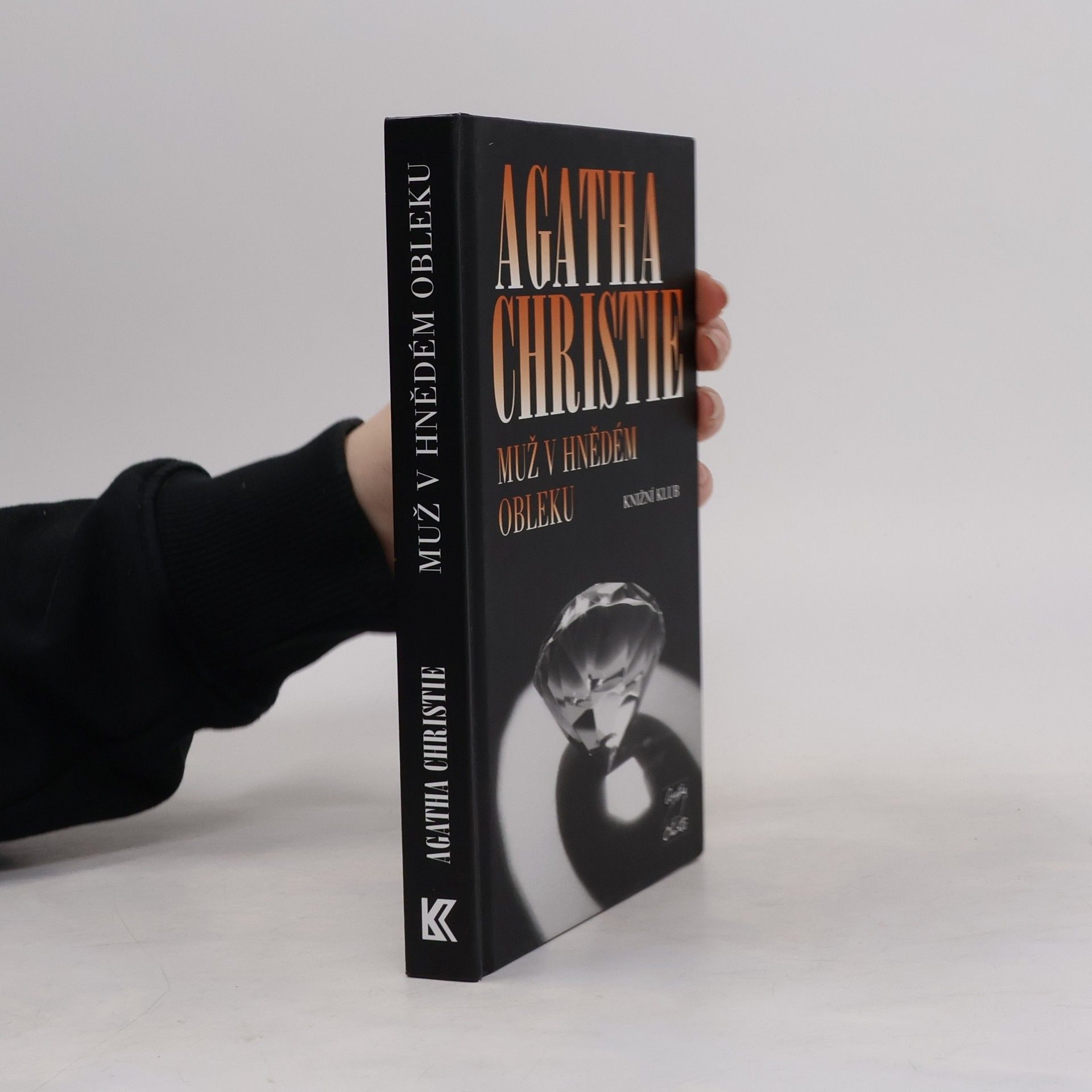 Agatha Christie Muž v hnědém obleku