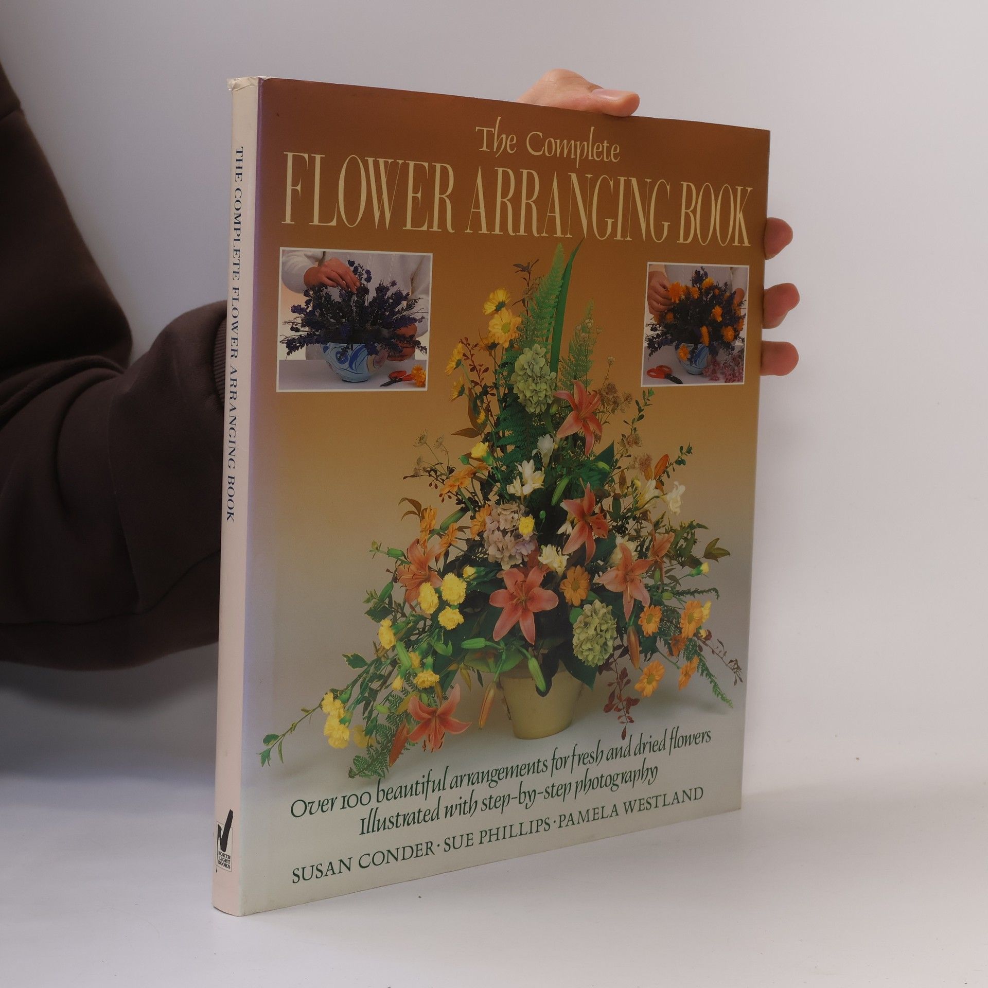 The Complete Flower Arranging Book