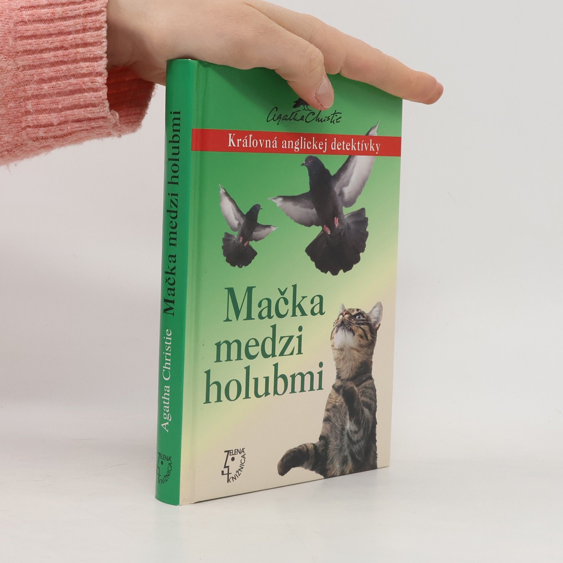 Agatha Christie Mačka medzi holubmi