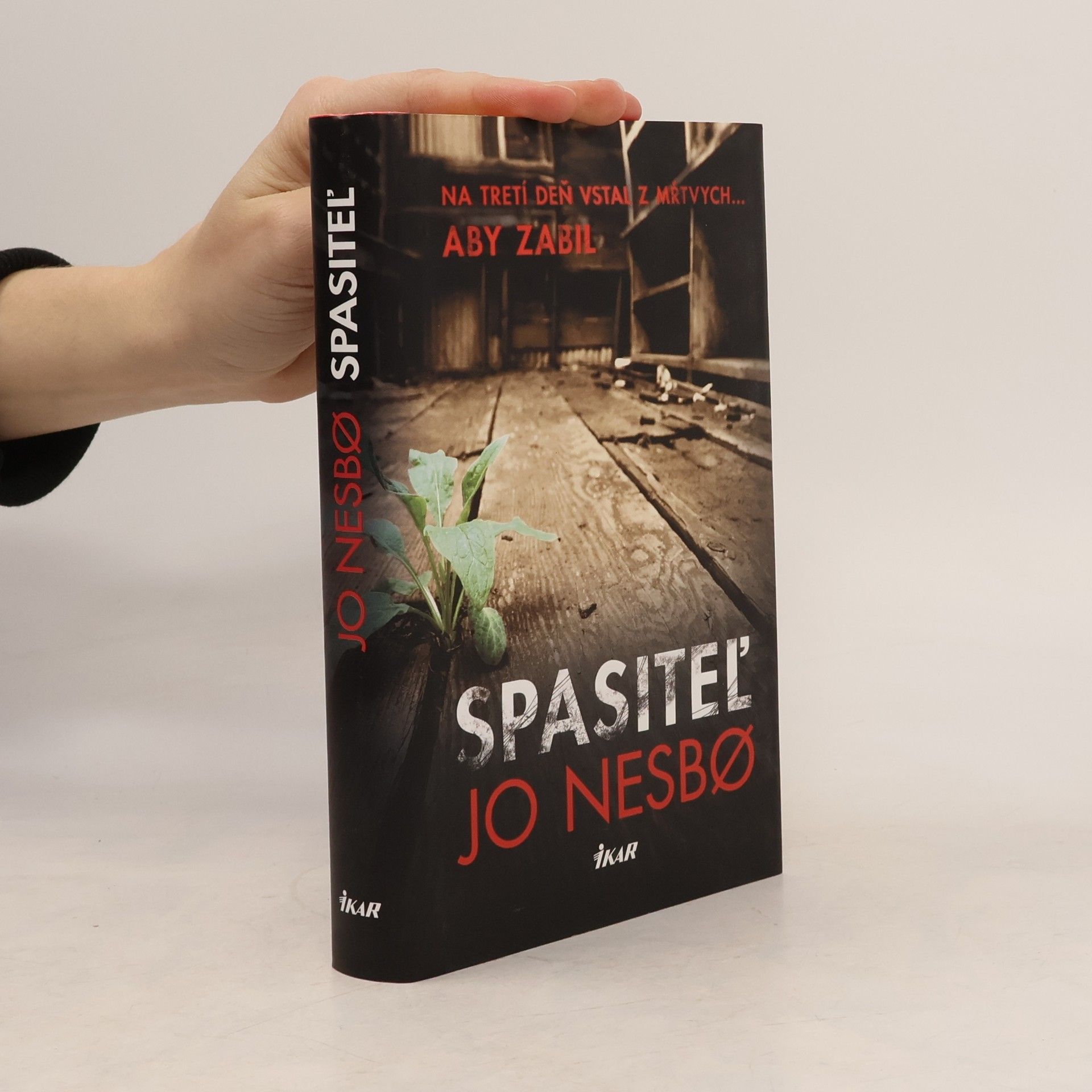 Jo Nesbø Spasitel'