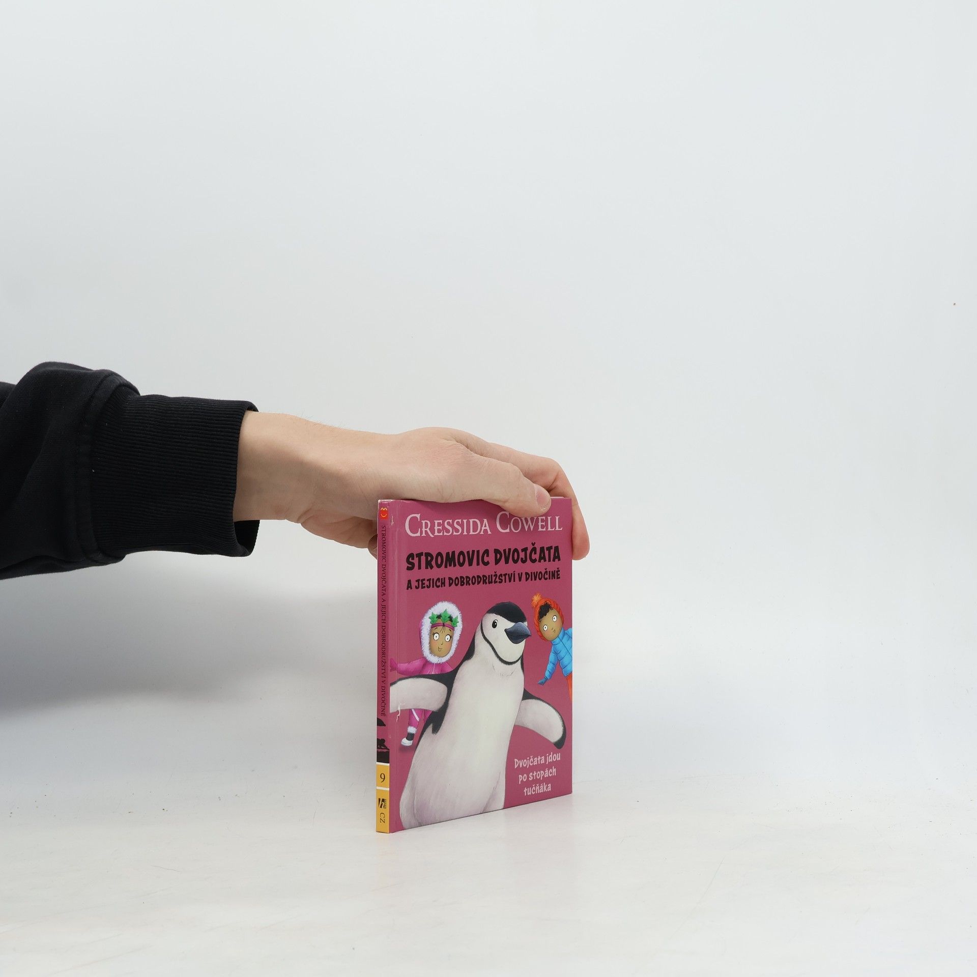 Cressida Cowell Stromovic dvojčata a jejich dobrodružství v divočině. Dvojčata jdou po stopách tučňáka