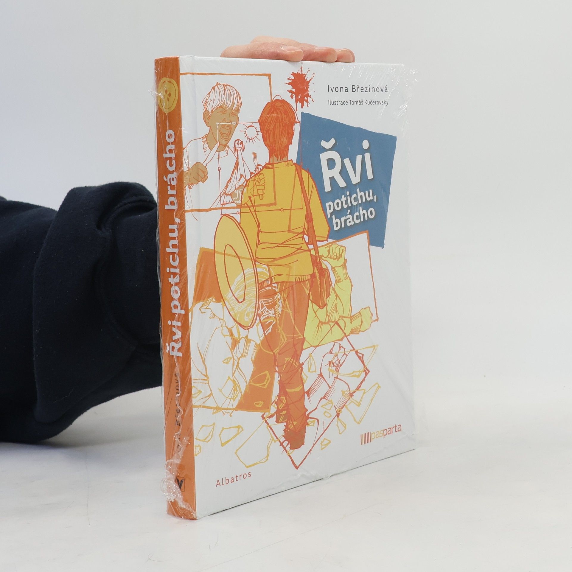 Ivona Březinová Řvi potichu, brácho