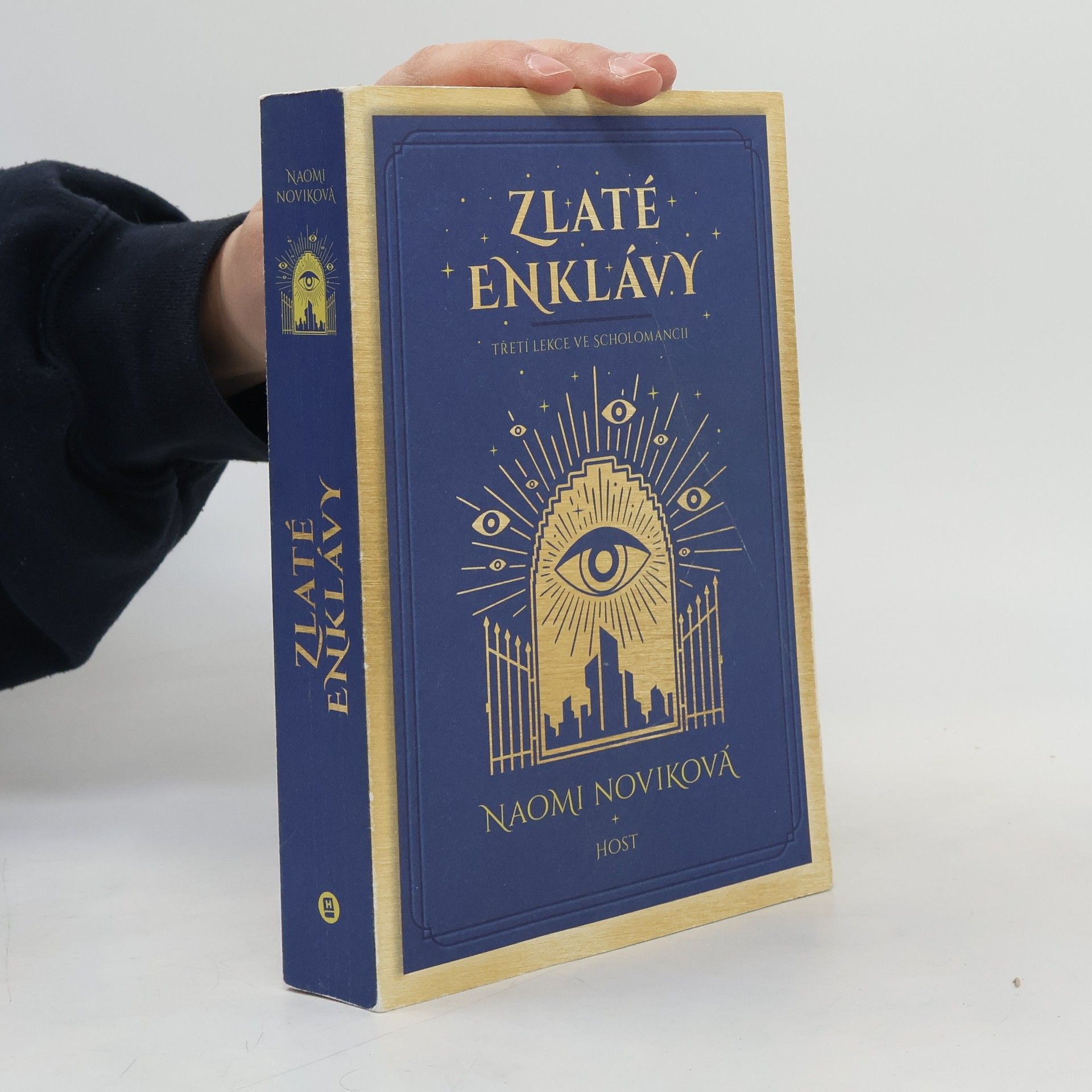 Naomi Novik Zlaté enklávy. Třetí lekce ve Scholomancii