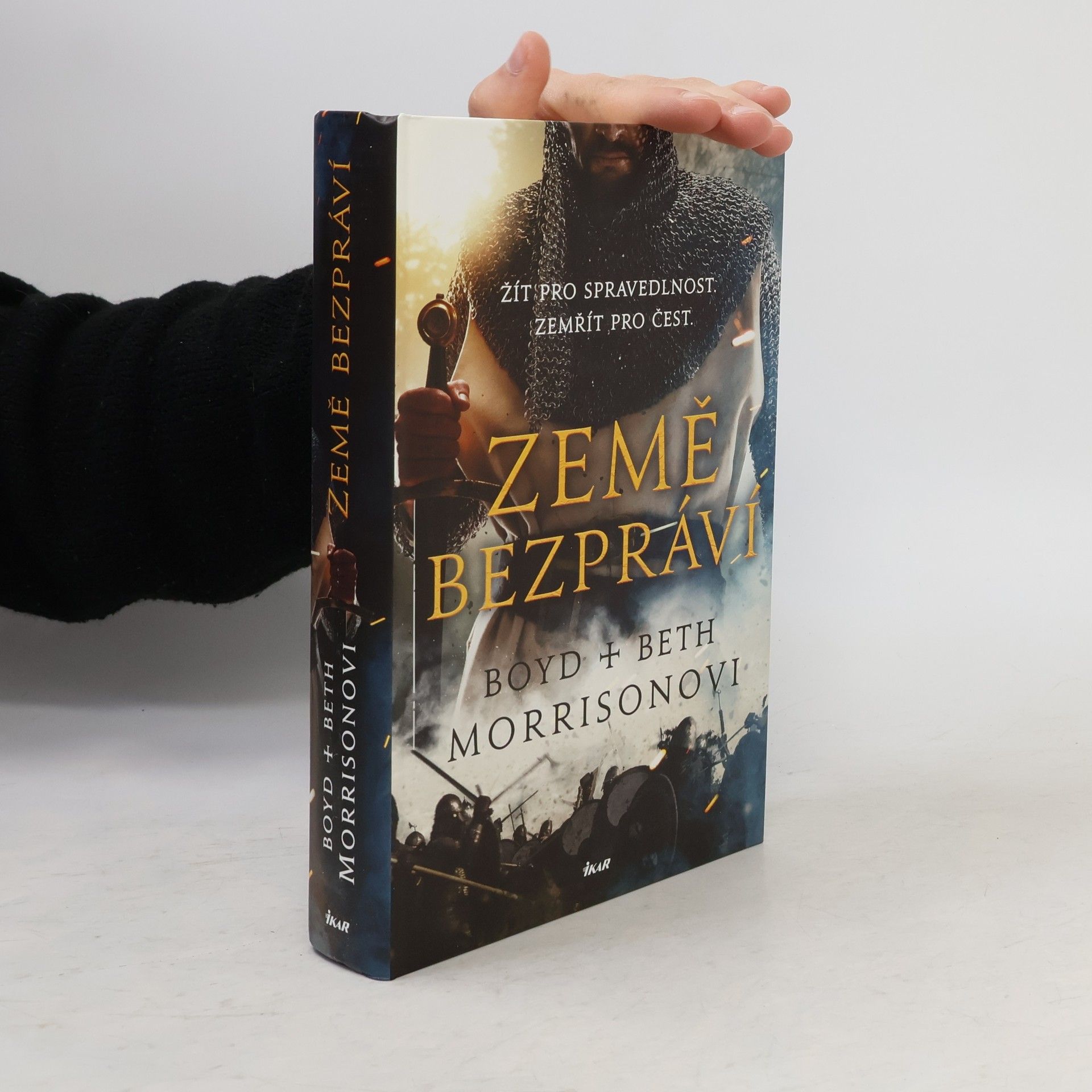 Boyd Morrison Země bezpráví