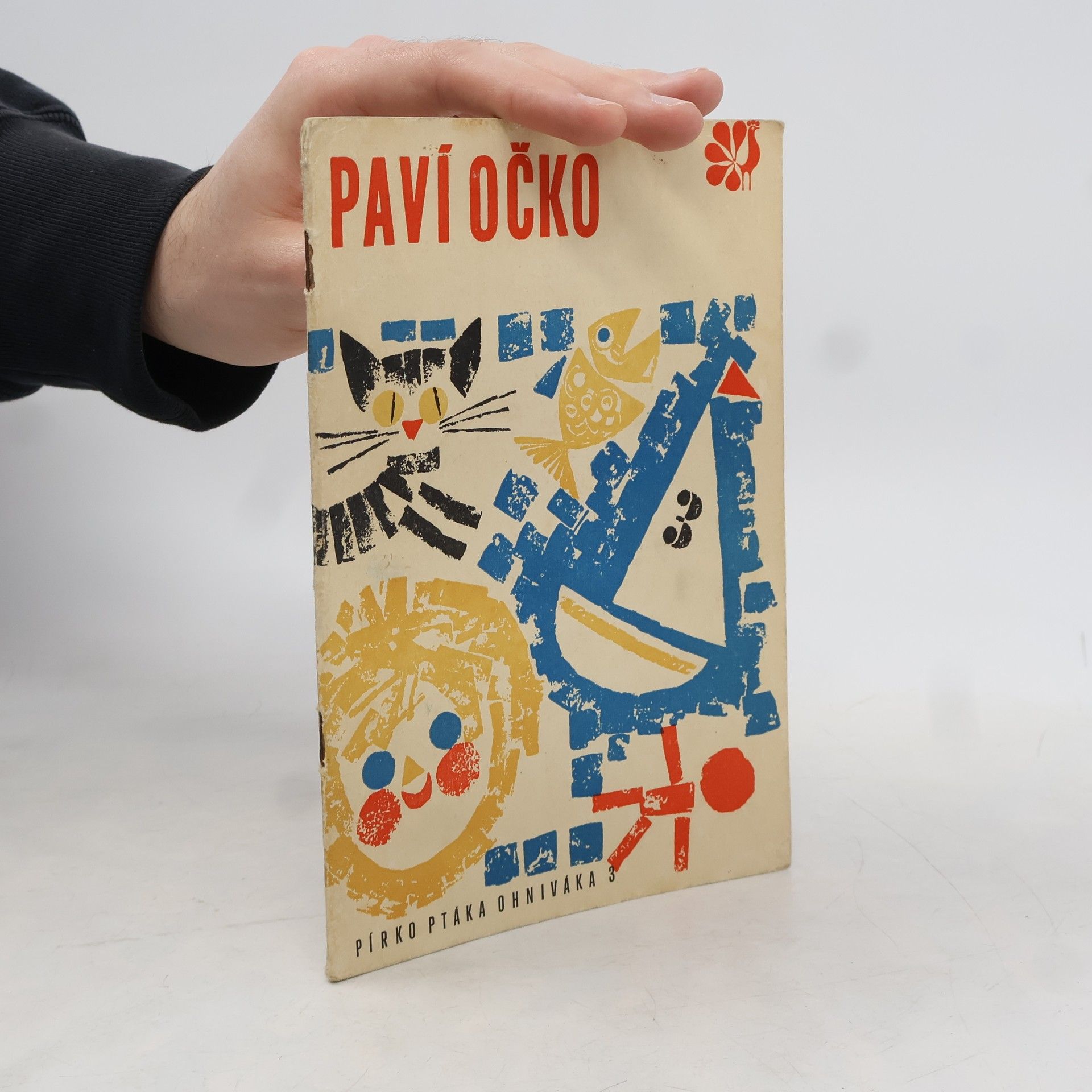 Various authors Paví očko