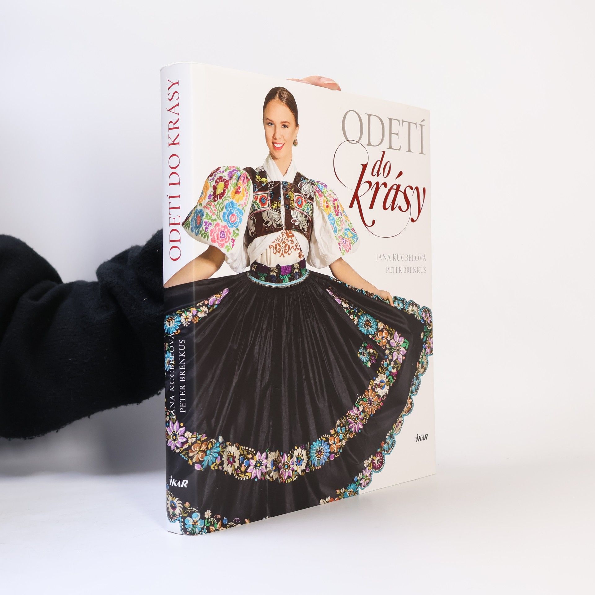 Jana Kucbeľová Odetí do krásy