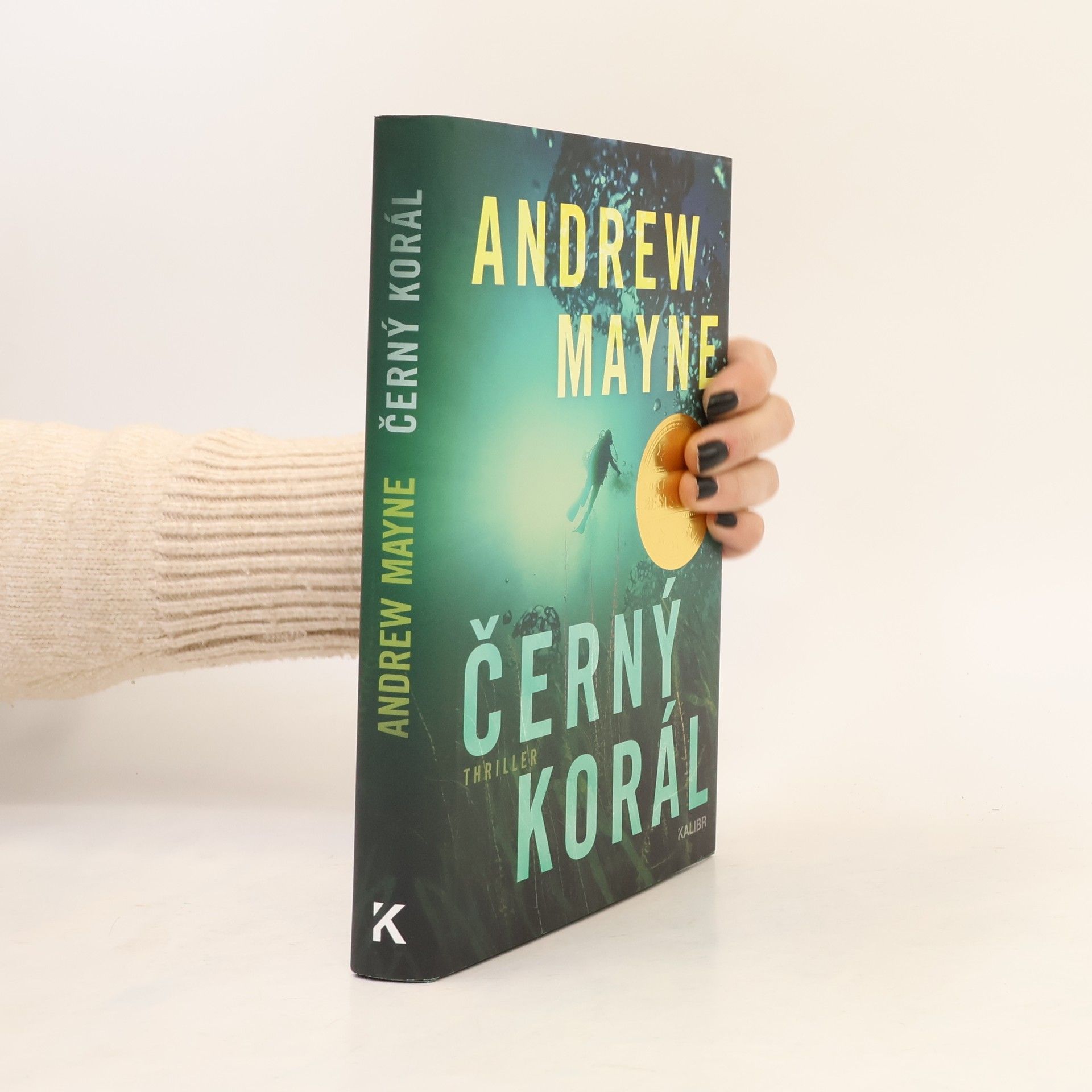 Andrew Mayne Černý korál