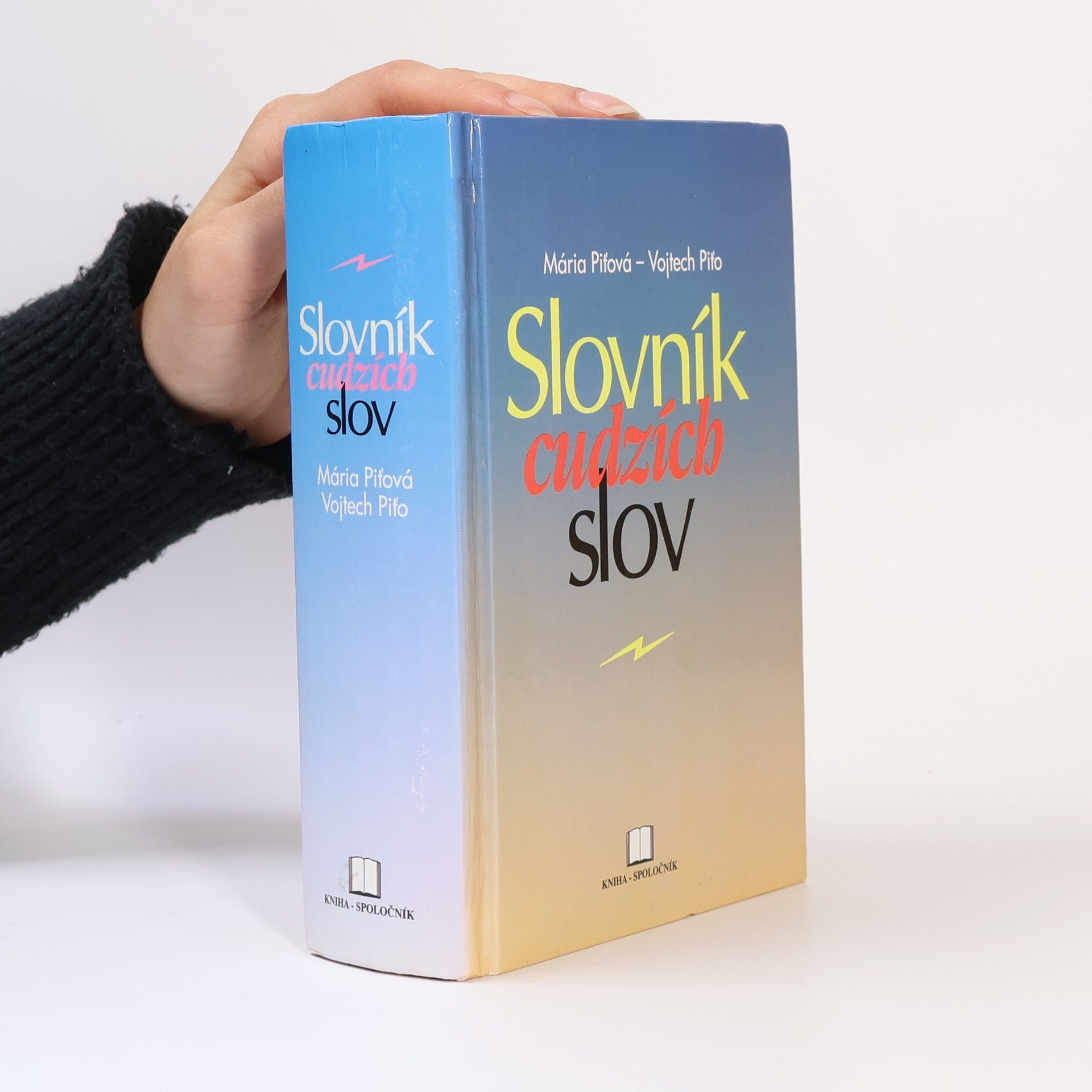 Mária Piťová Slovník cudzích slov