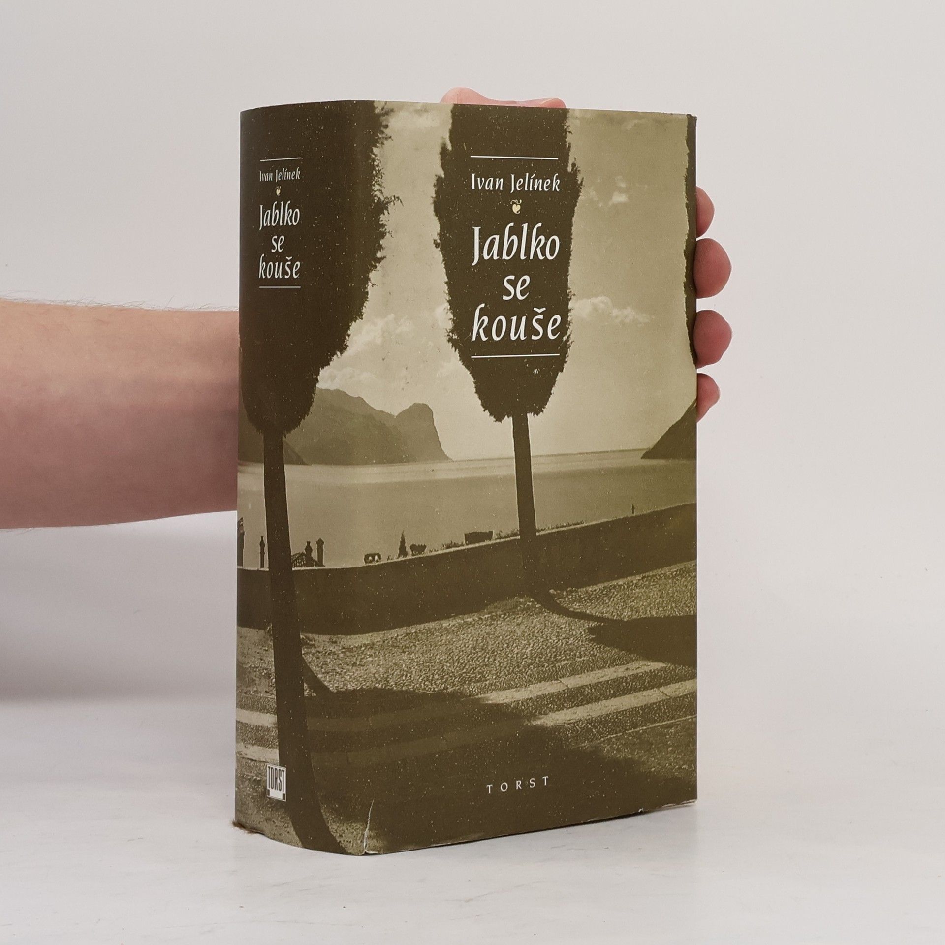 Ivan Jelínek Jablko se kouše