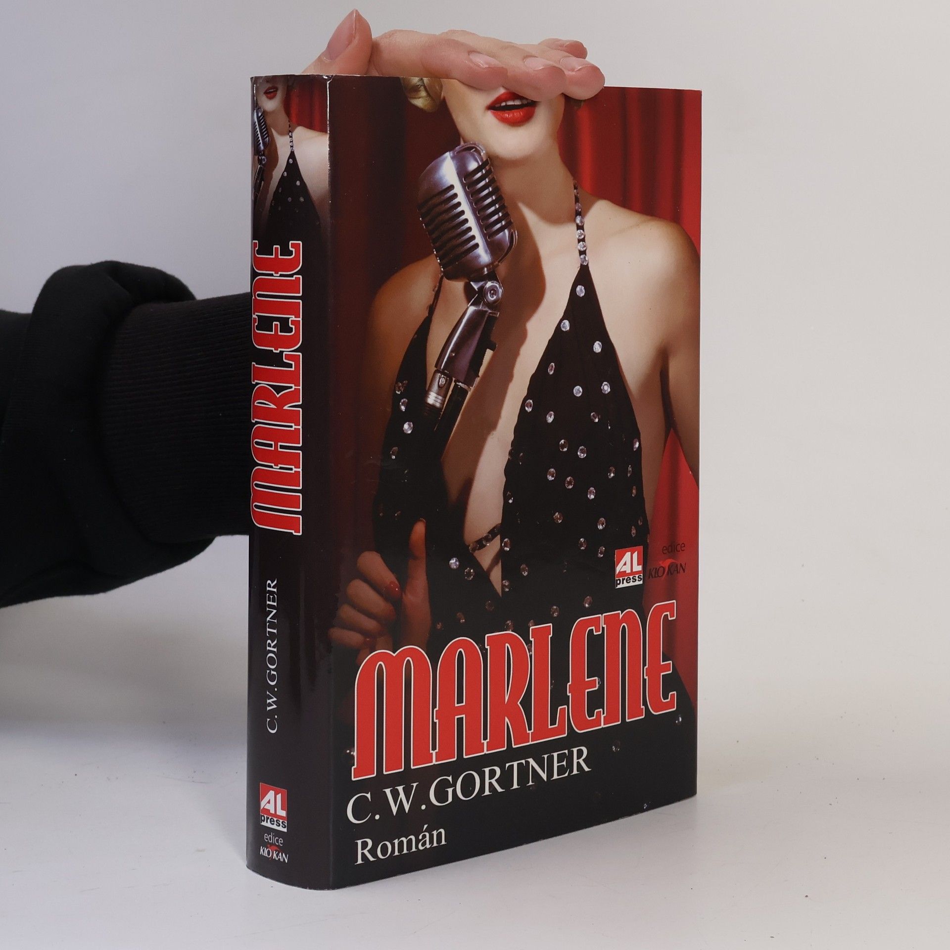 C. W. Gortner Marlene : román