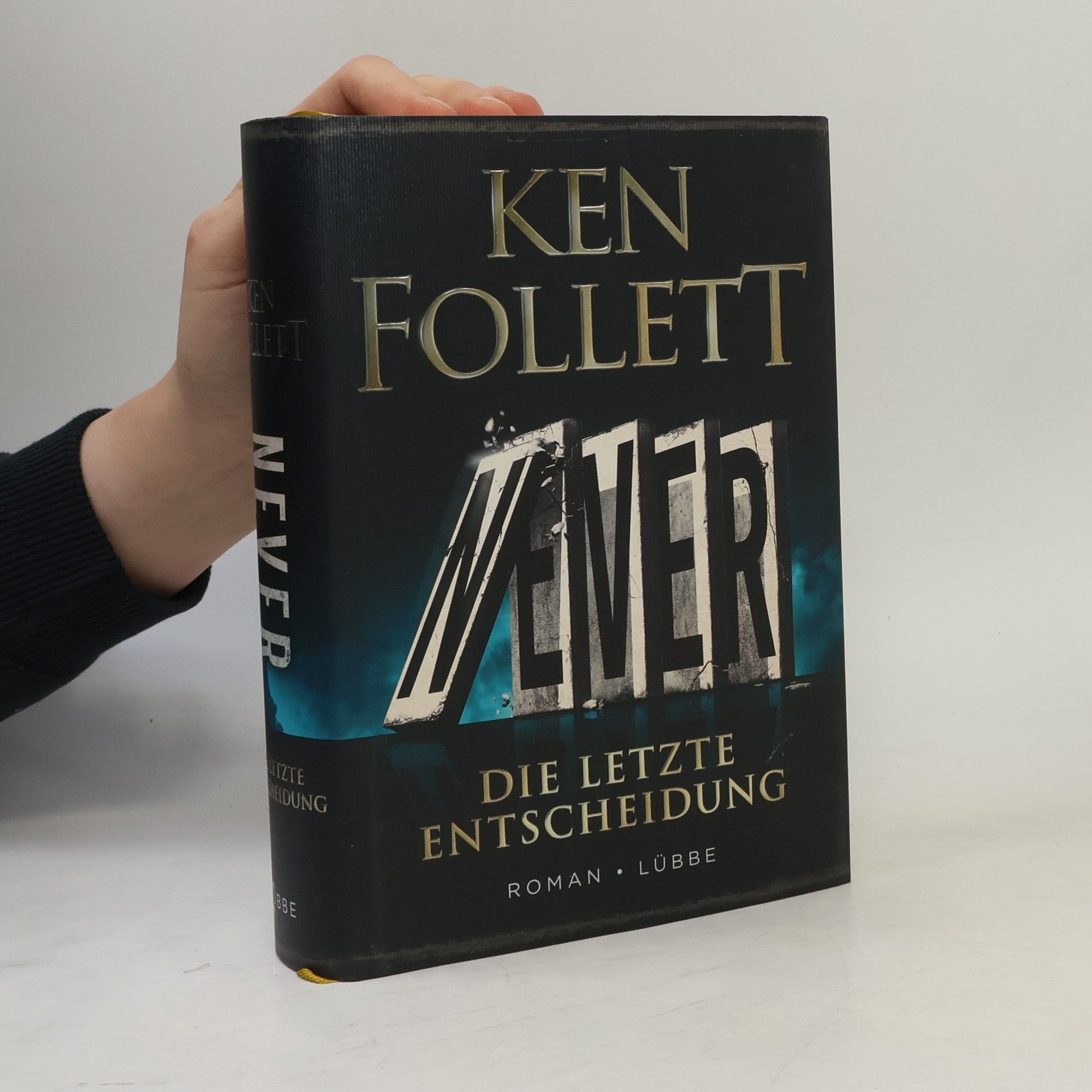 Ken Follett Never