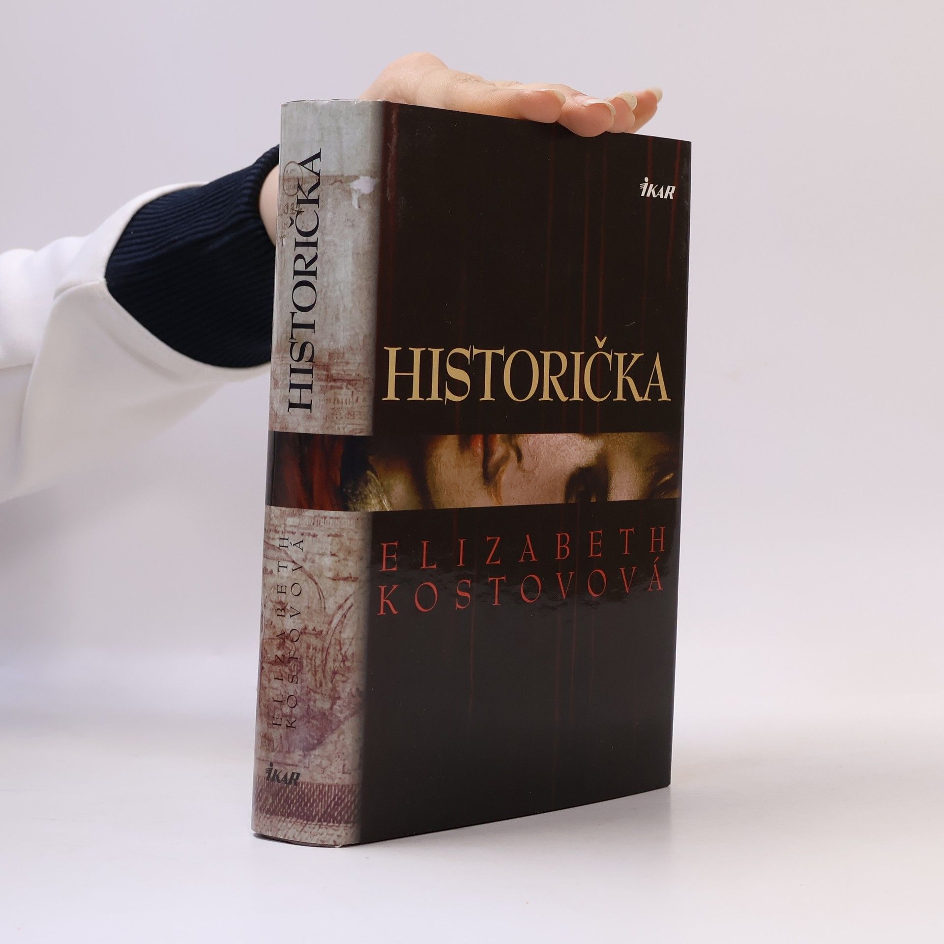 Elizabeth Kostova Historička