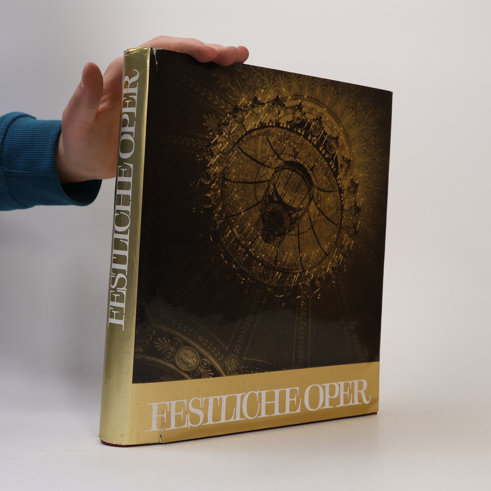 Freistaat Bayern Festliche Oper. Geschichte und Wiederaufbau des Nationaltheaters in München