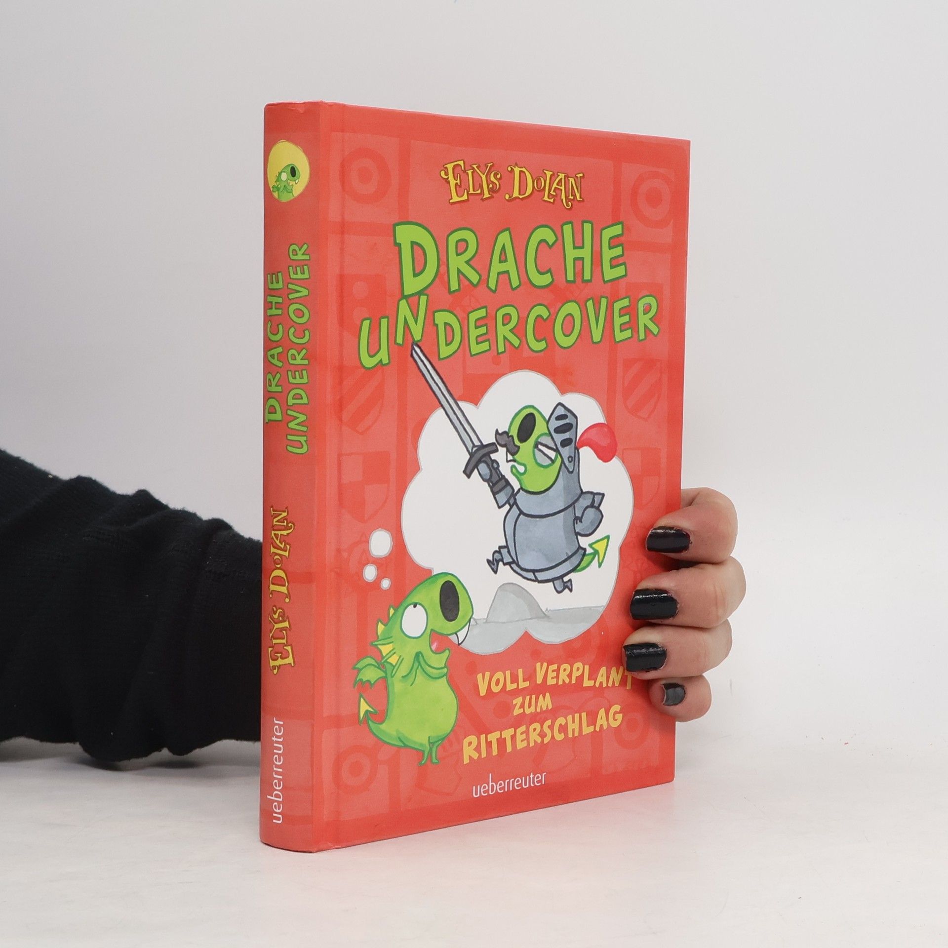 Elys Dolan Drache undercover