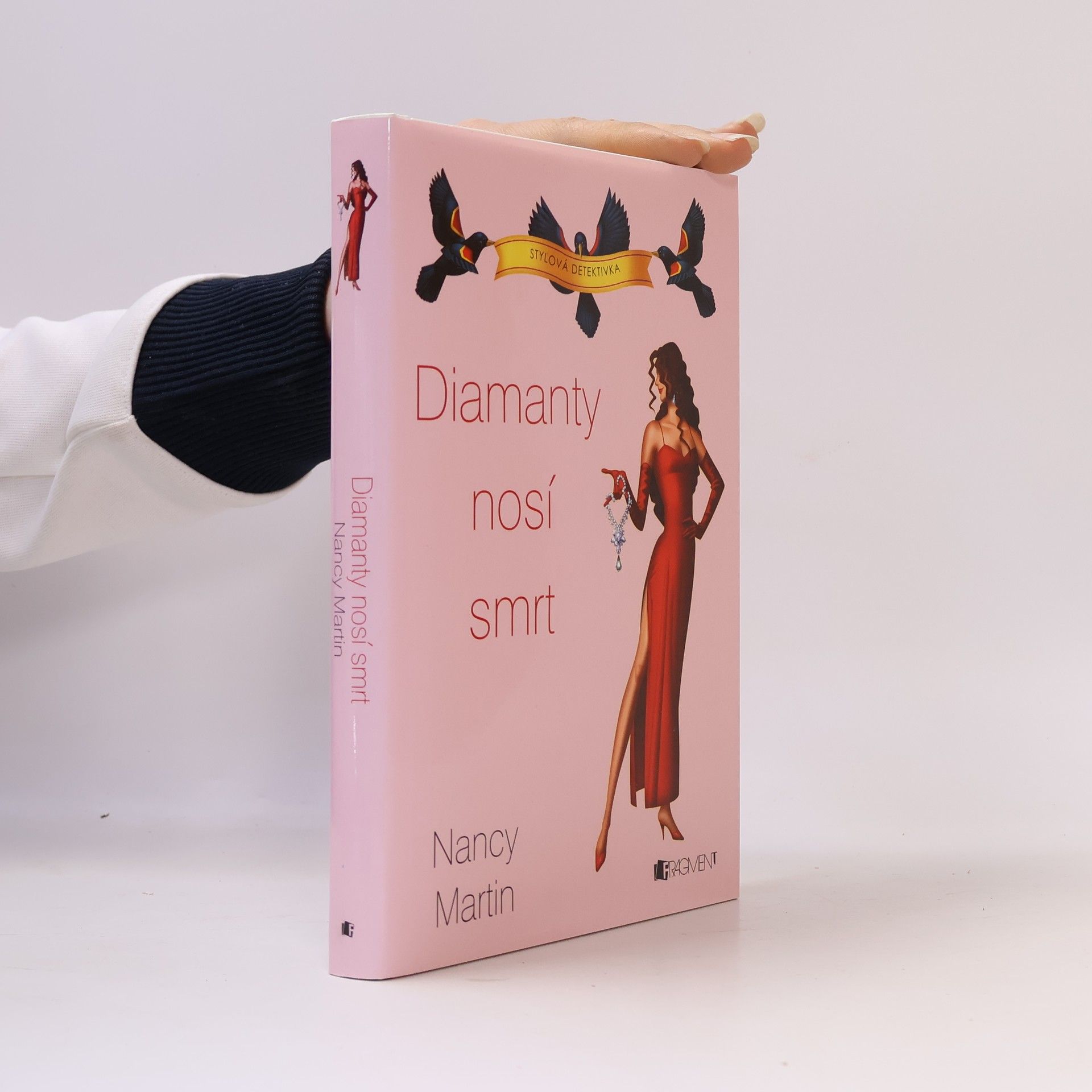 Nancy Martin Diamanty nosí smrt