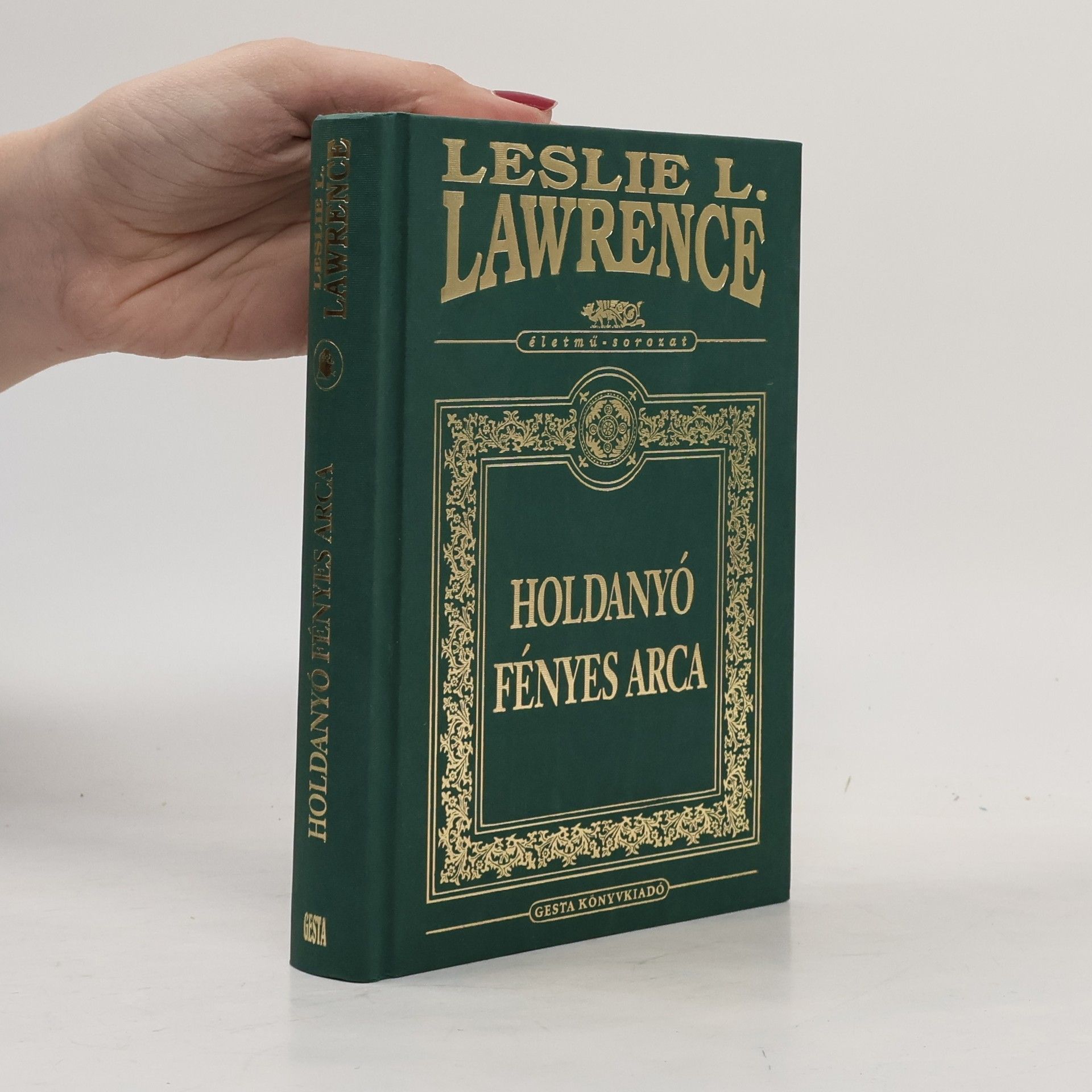 Holdanyó fényes arca