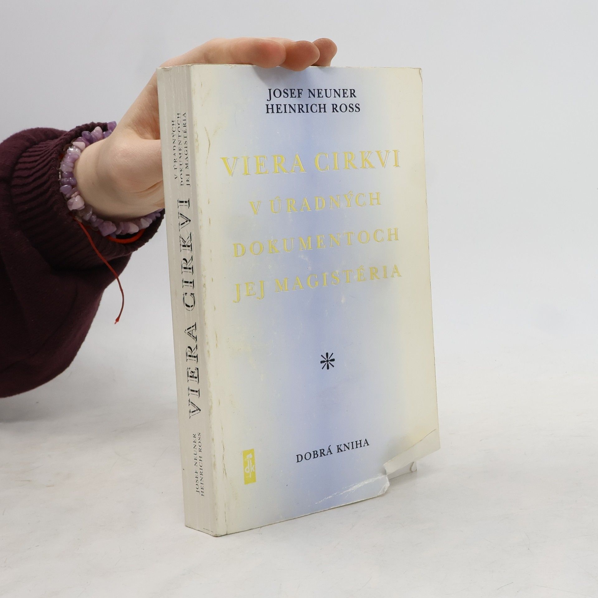 Viera Cirkvi v úradných dokumentoch jej magistéria