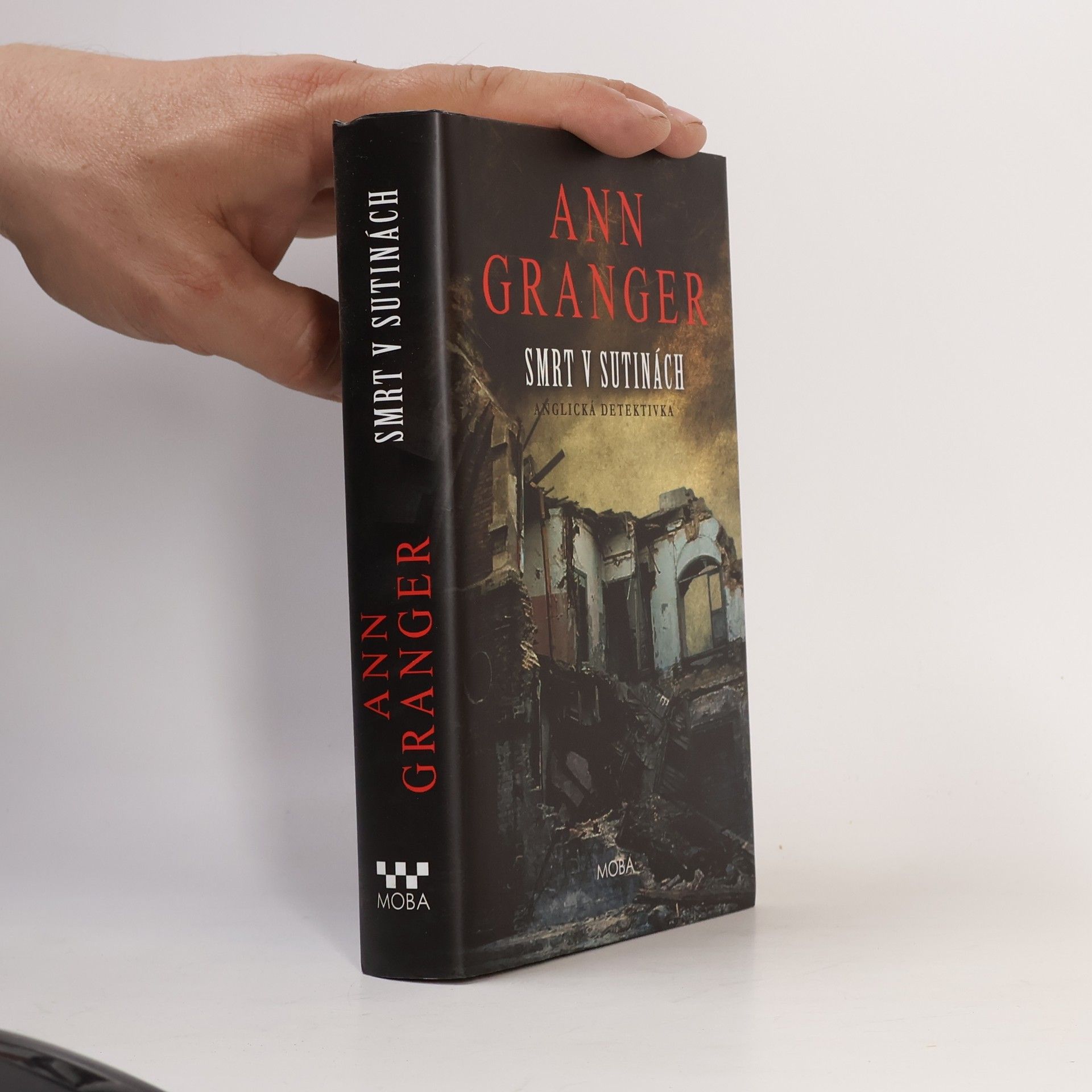 Jana Krollová Smrt v sutinách