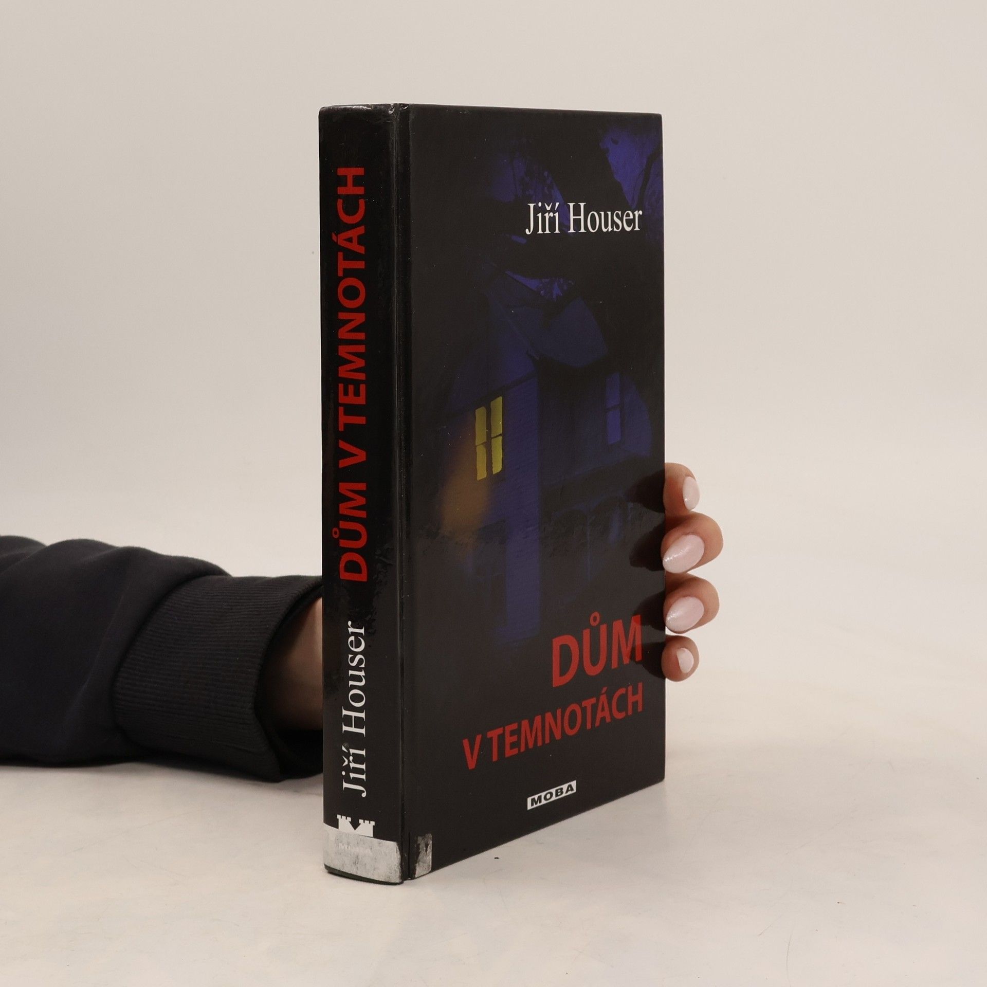 Jiří Houser Dům v temnotách