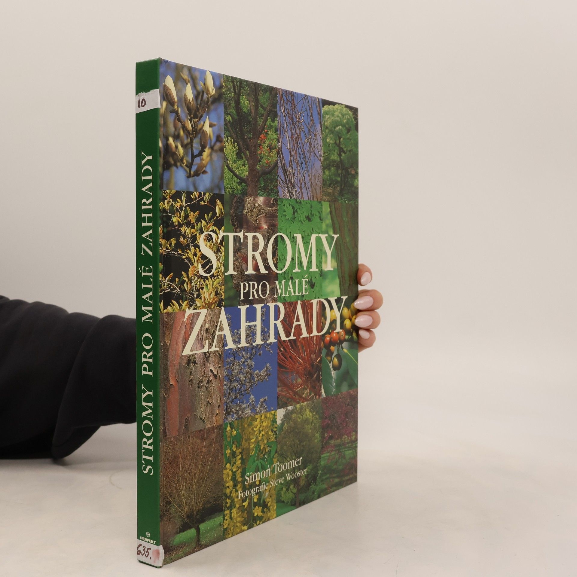 Simon Toomer Stromy pro malé zahrady