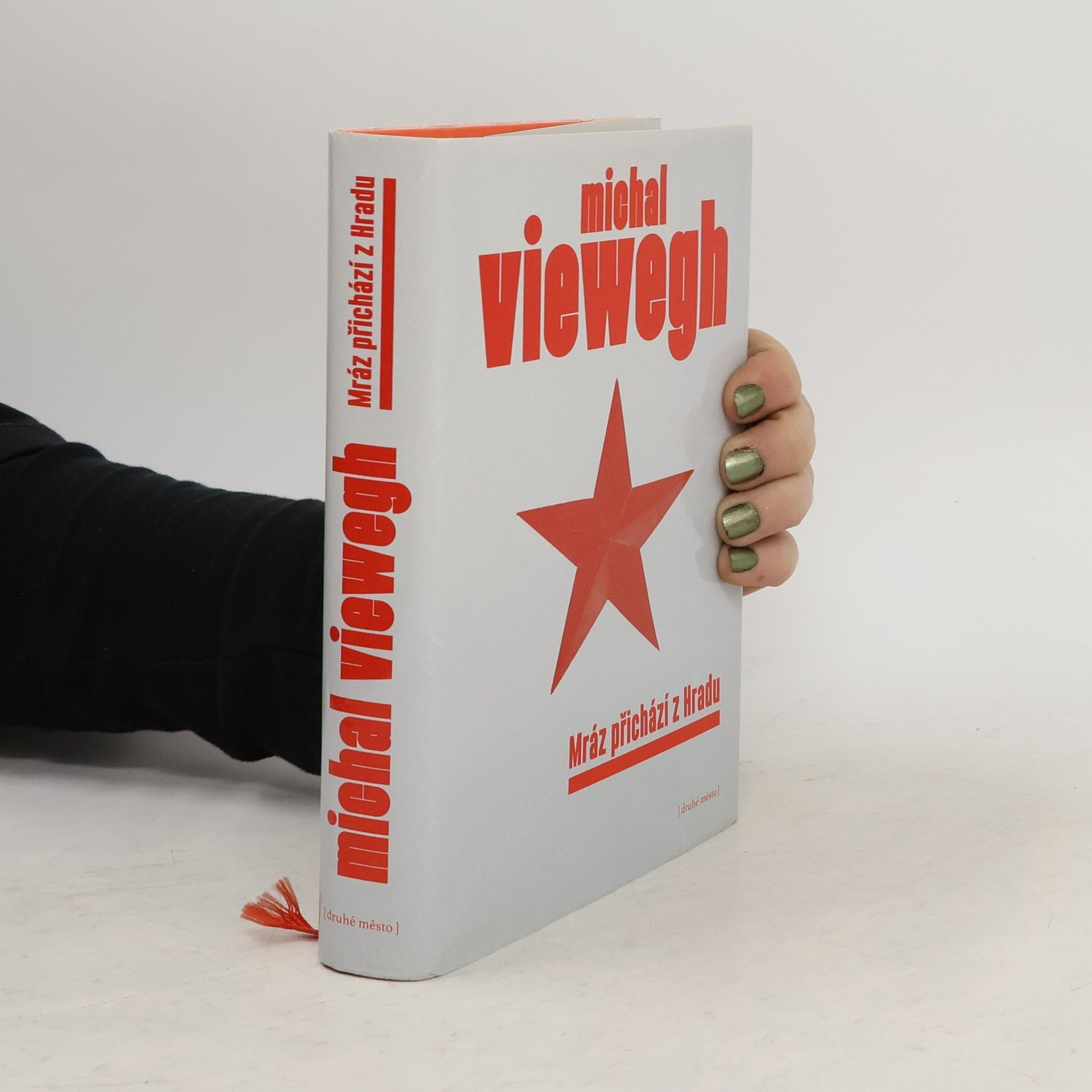 Michal Viewegh Mráz přichází z Hradu