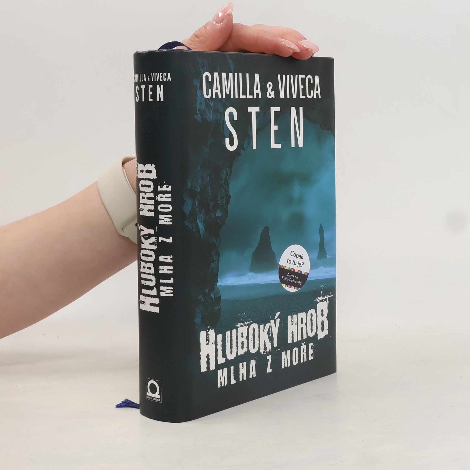 Hluboký hrob. Mlha z moře