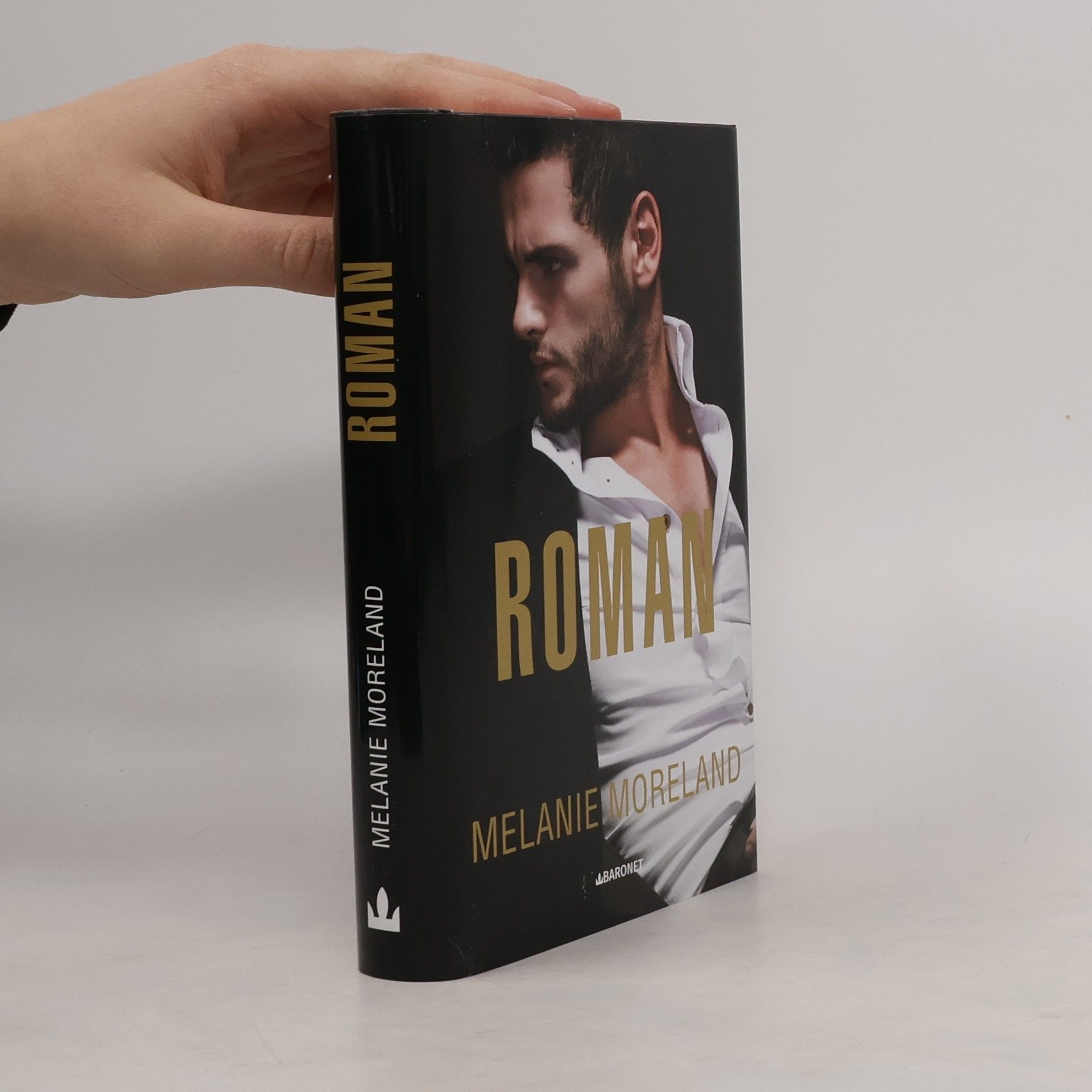 Melanie Moreland Roman
