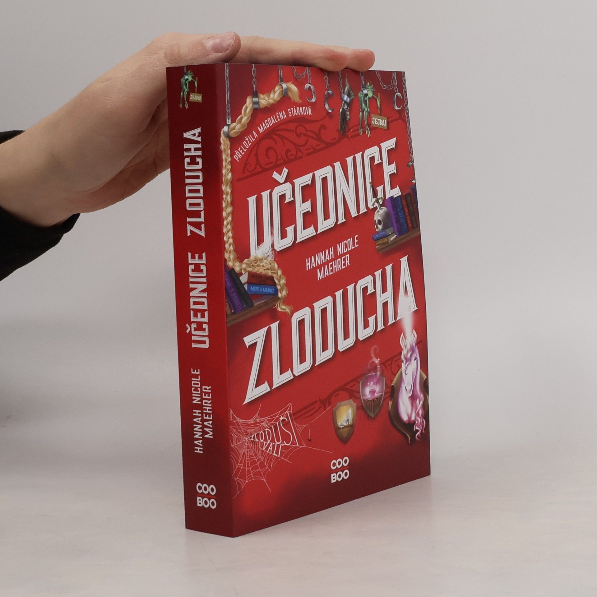 Hannah Nicole Maehrer Učednice Zloducha