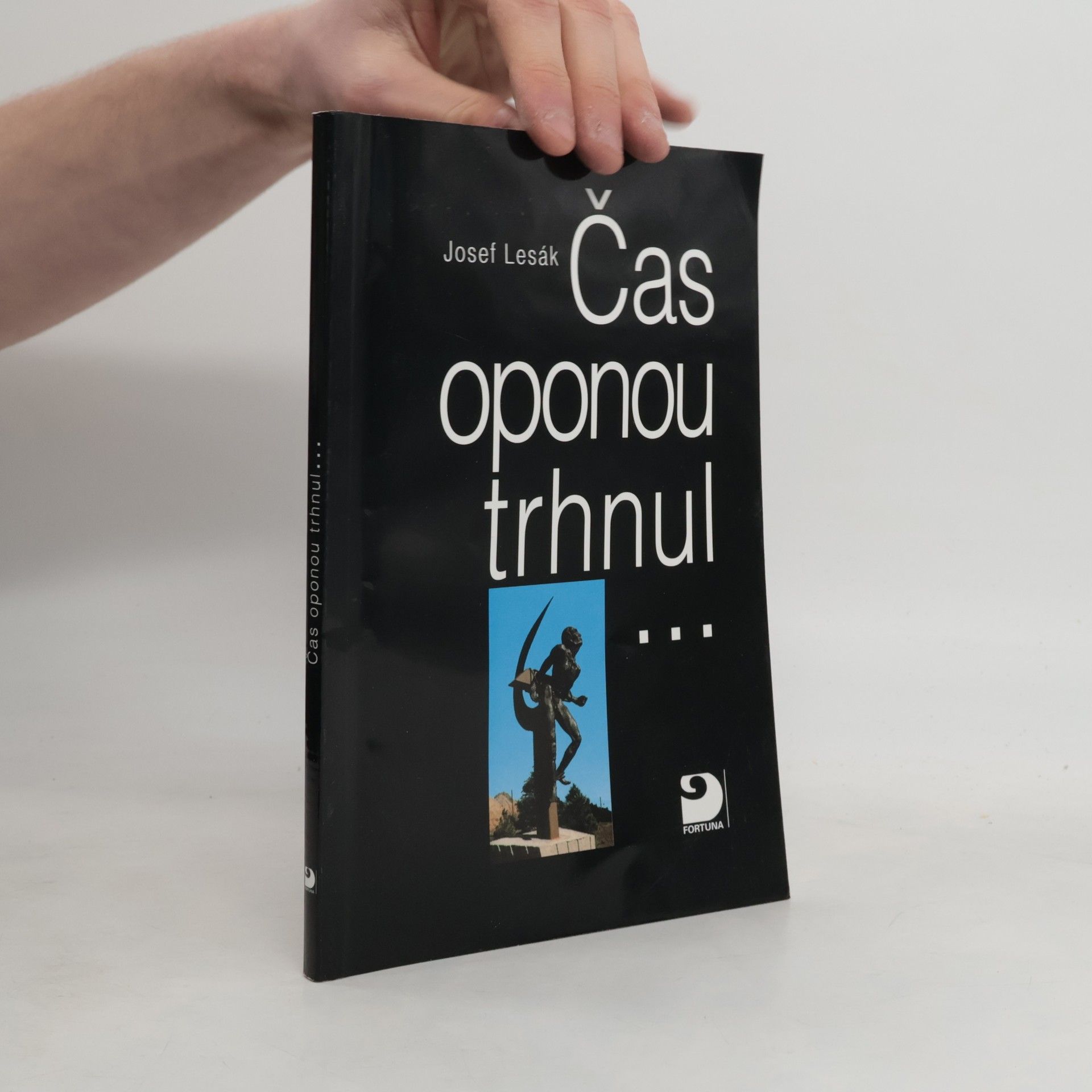 Josef Lesák Čas oponou trhnul-