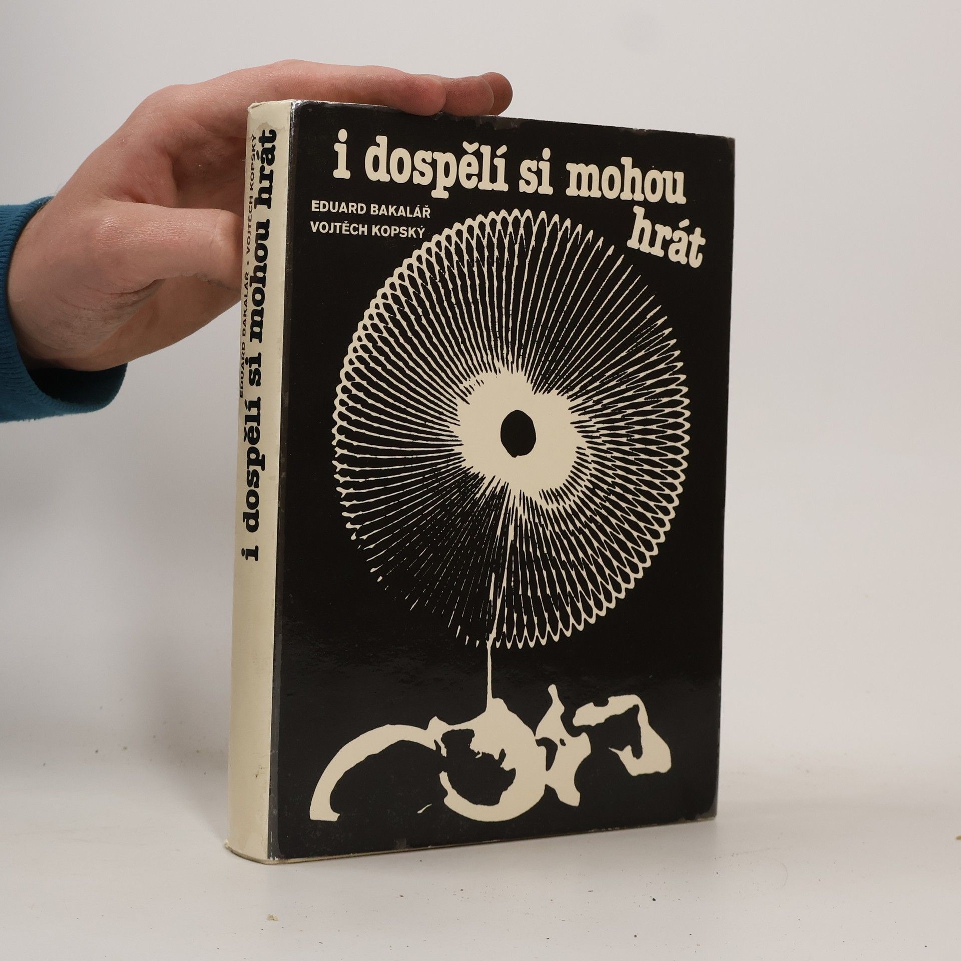 Autores varios I dospělí si mohou hrát