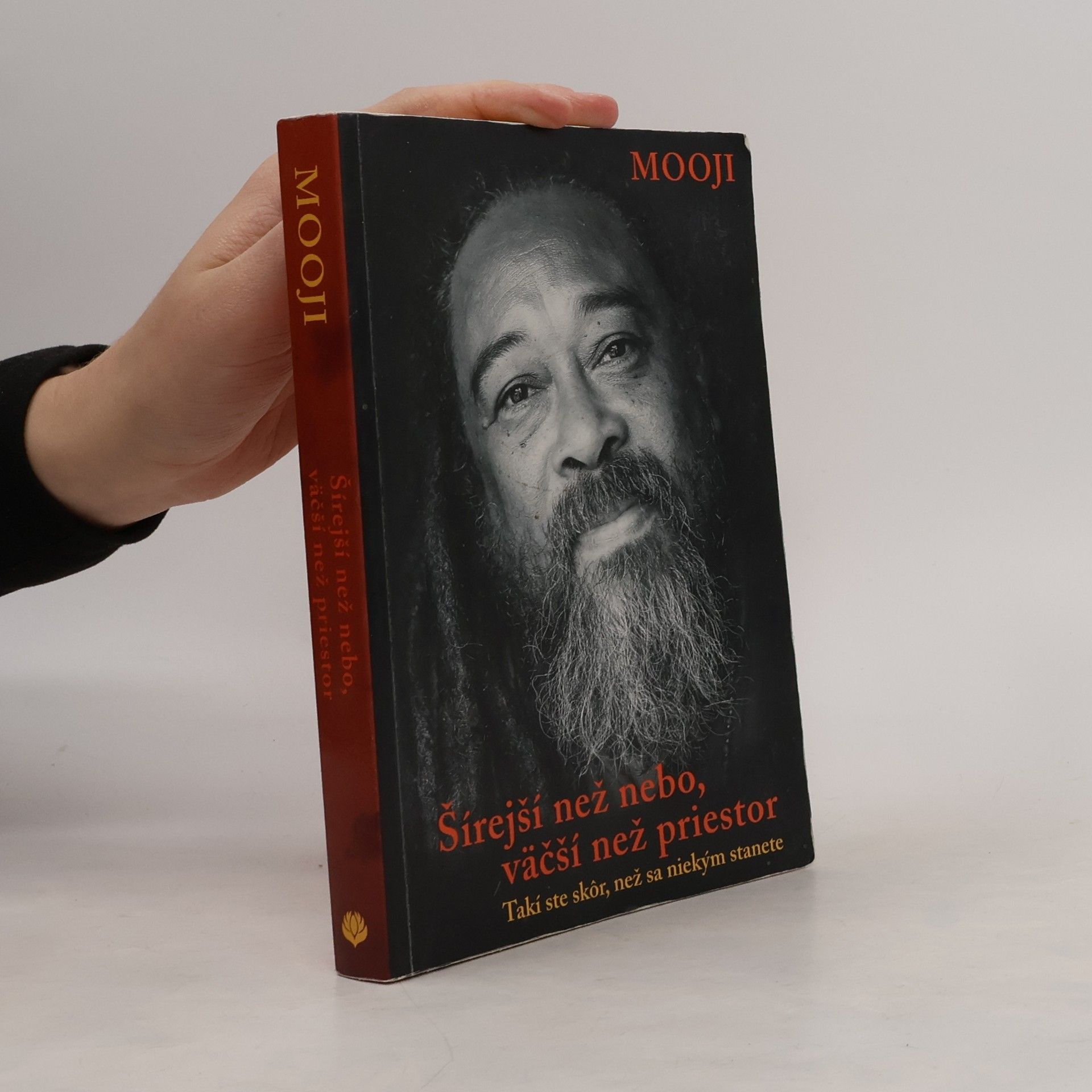 Mooji Šírejší než nebo, väčší než priestor
