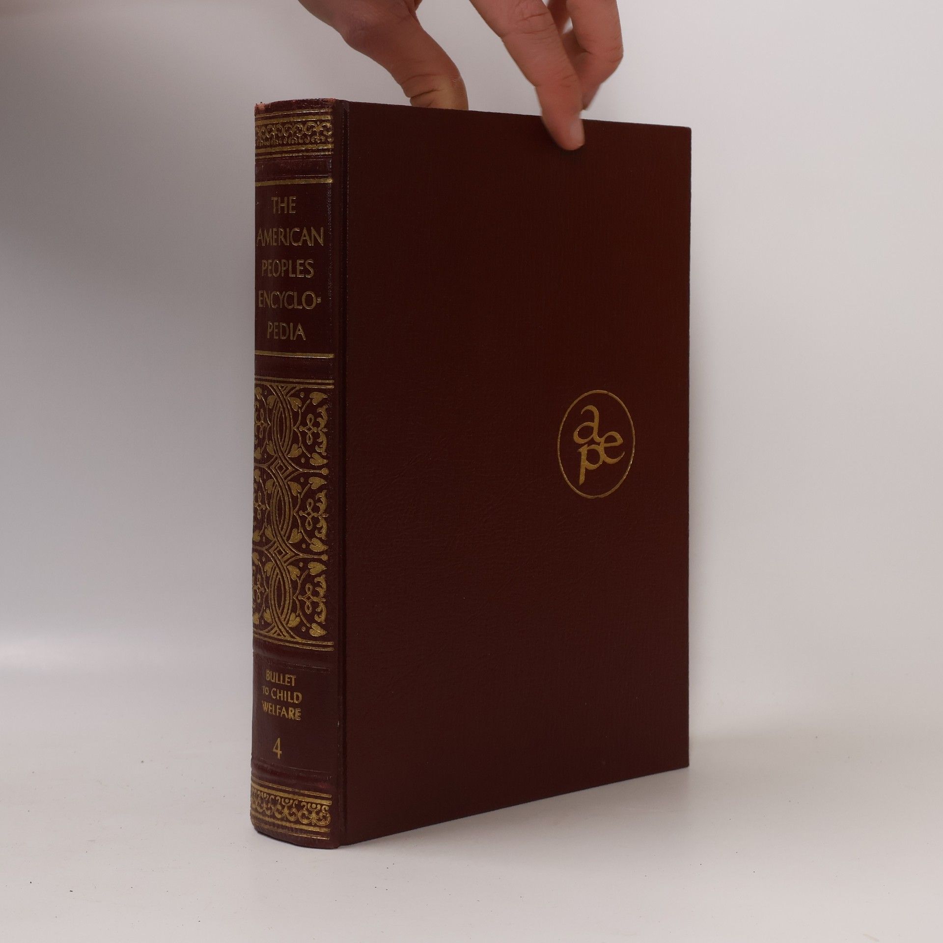 Various authors The American Peoples Encyclopedia 4