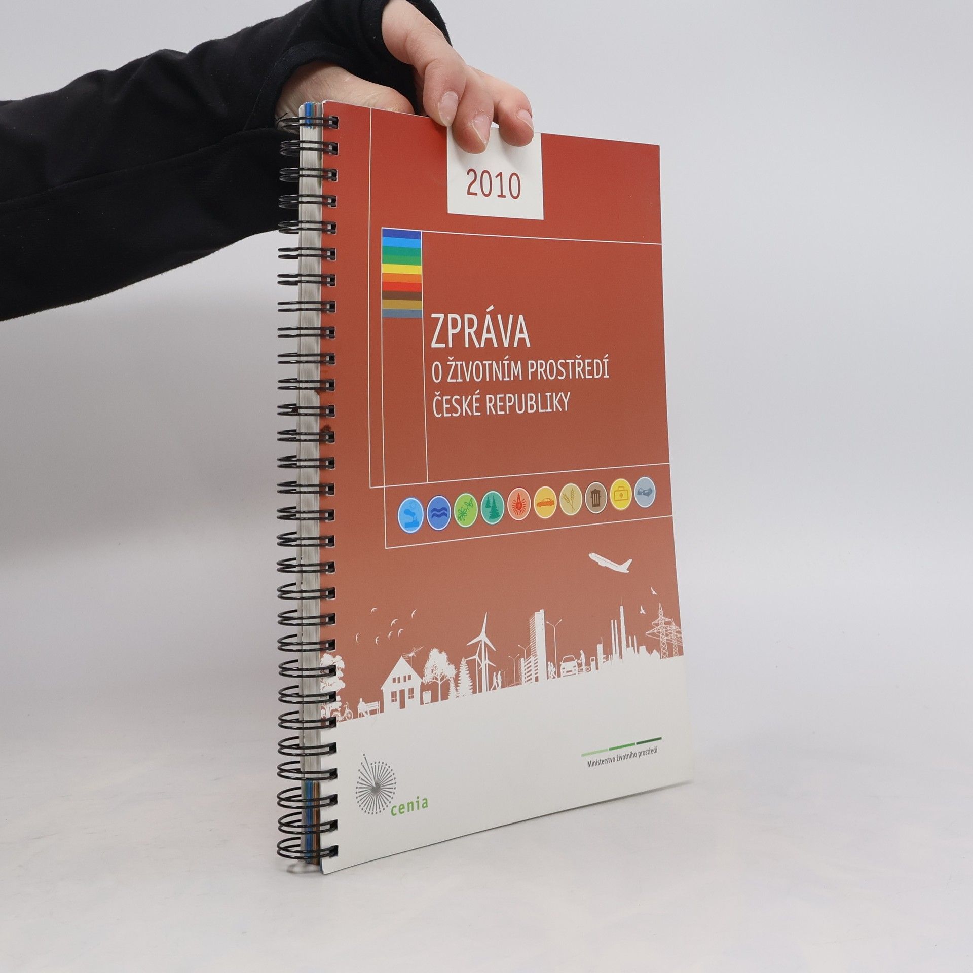 Kolektiv autorů Zpráva o životním prostředí České republiky 2010 = Report on the environment in the Czech Republic 2010