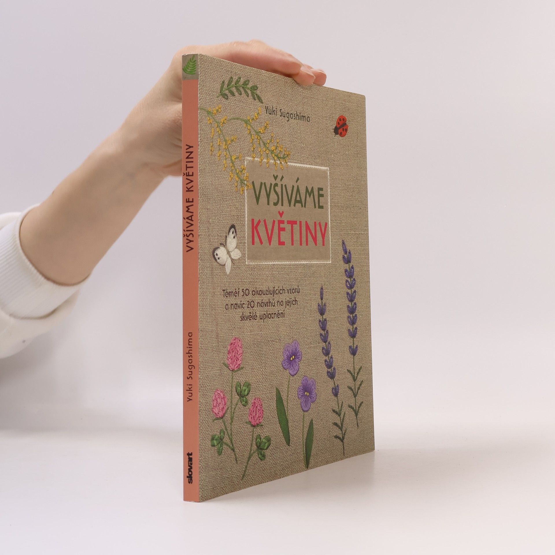 Yuki Sugashima Vyšíváme květiny