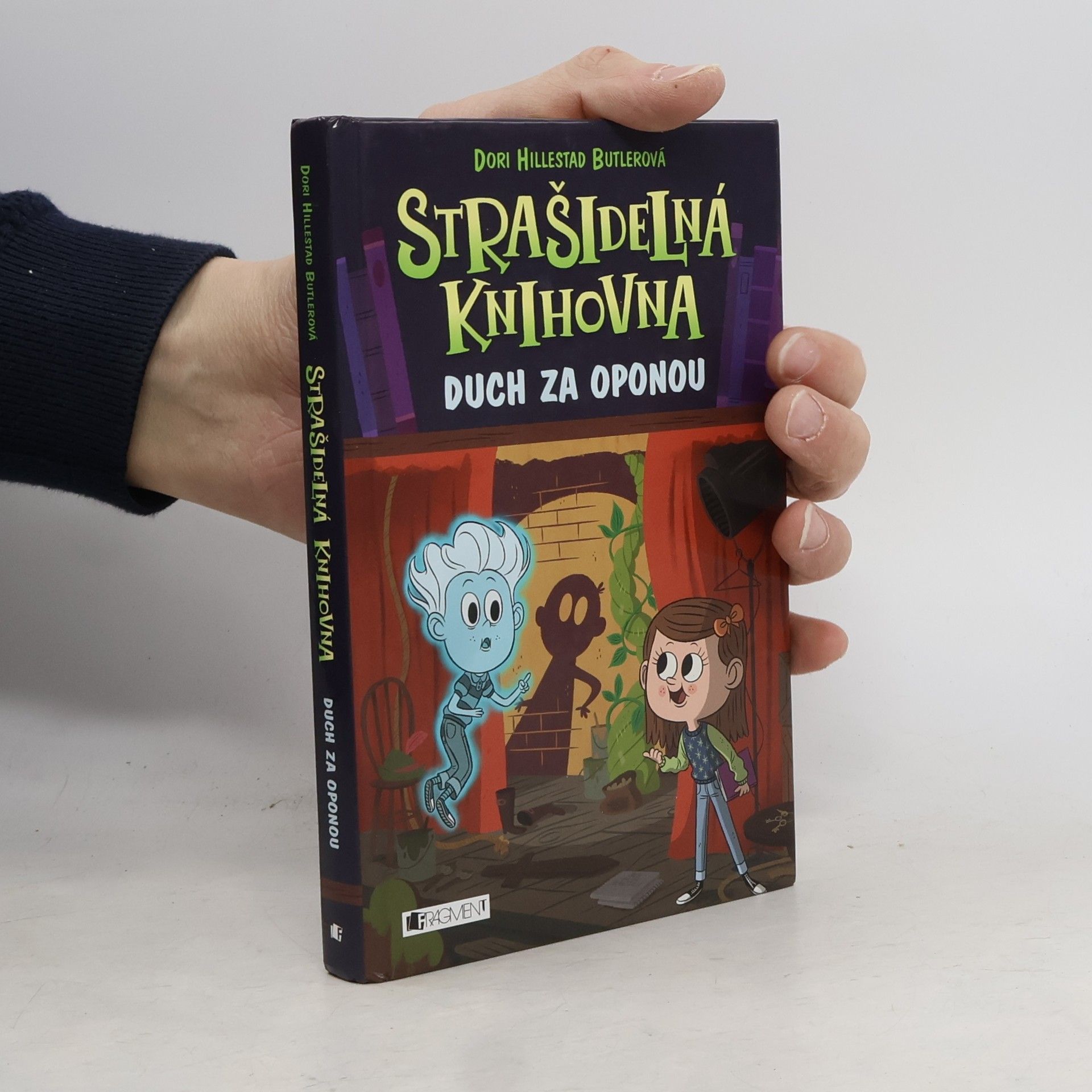 Dori Hillestad Butler Duch za oponou