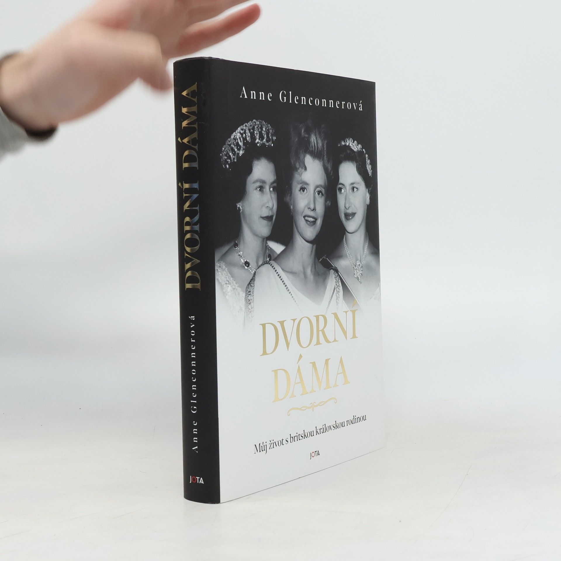Anne Glenconner Dvorní dáma. Můj život s britskou královskou rodinou.