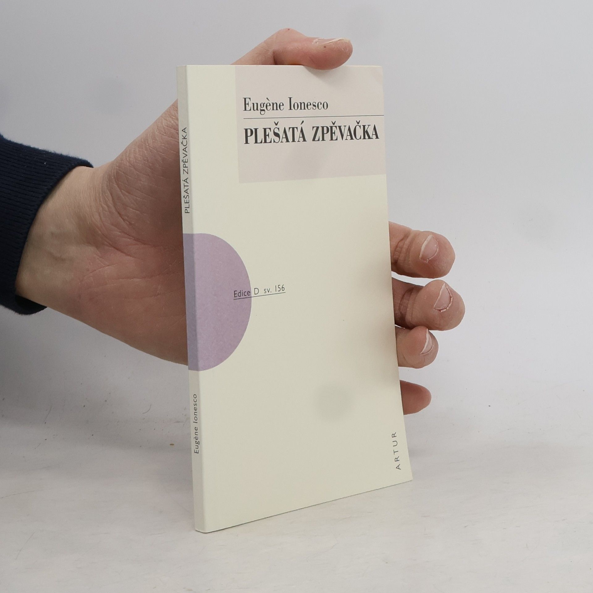 Plešatá zpěvačka