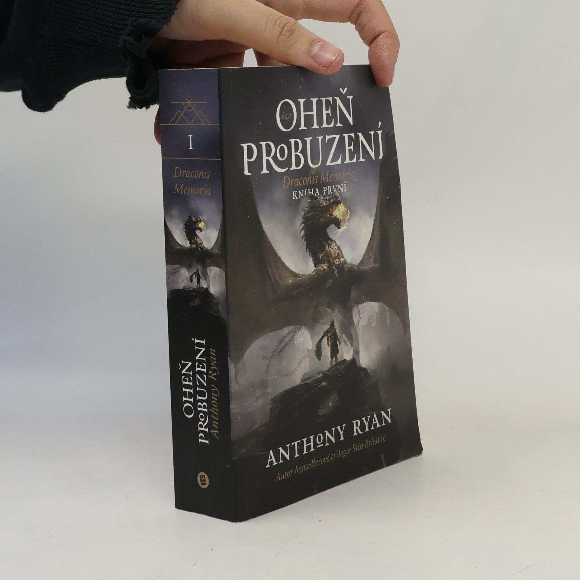 Anthony Ryan Oheň probuzení