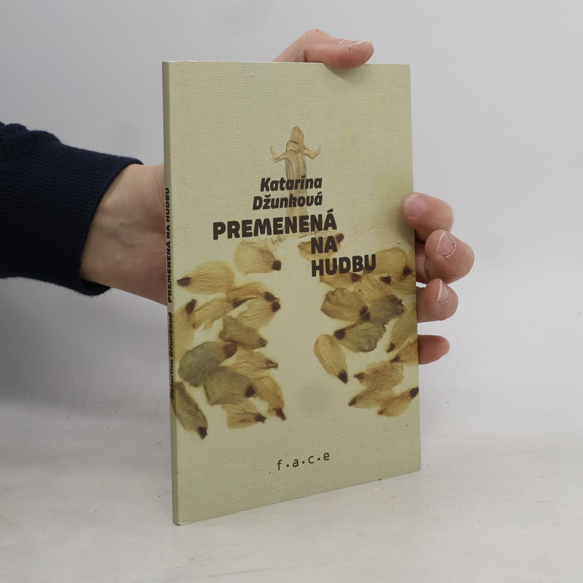 Katarína Džunková Premenená na hudbu