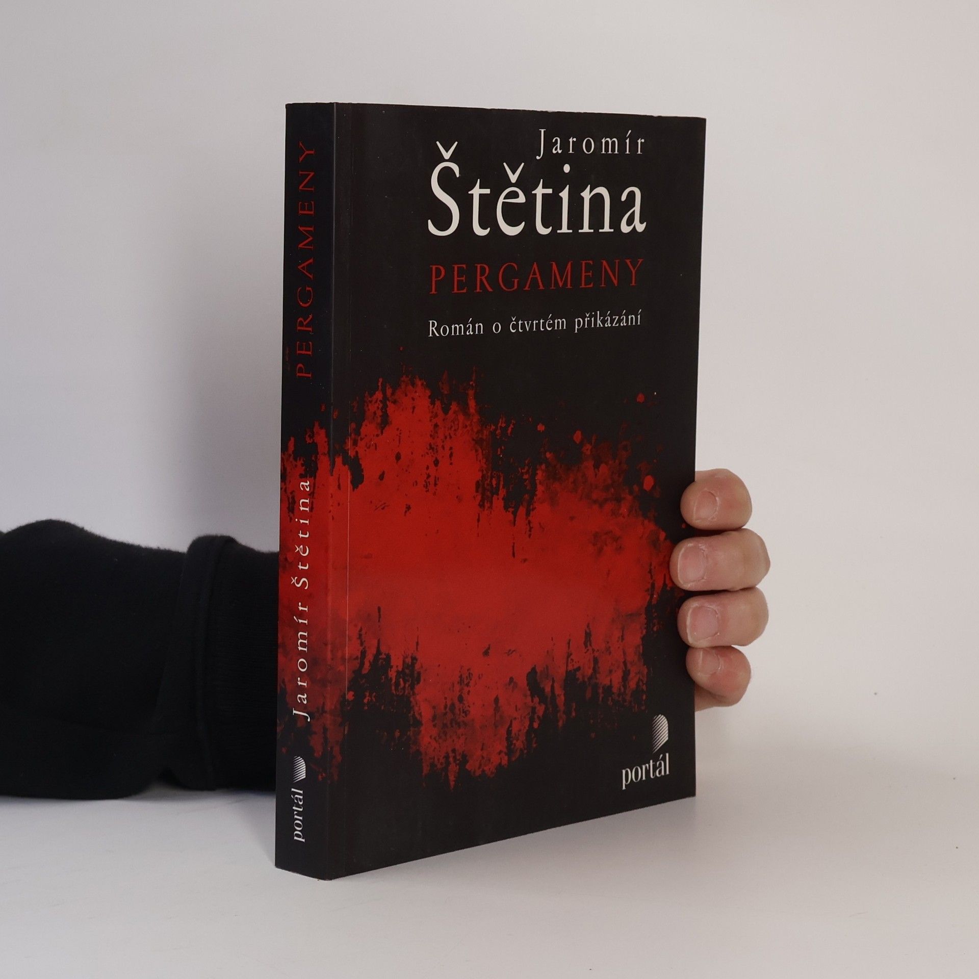 Pergameny : román o čtvrtém přikázání