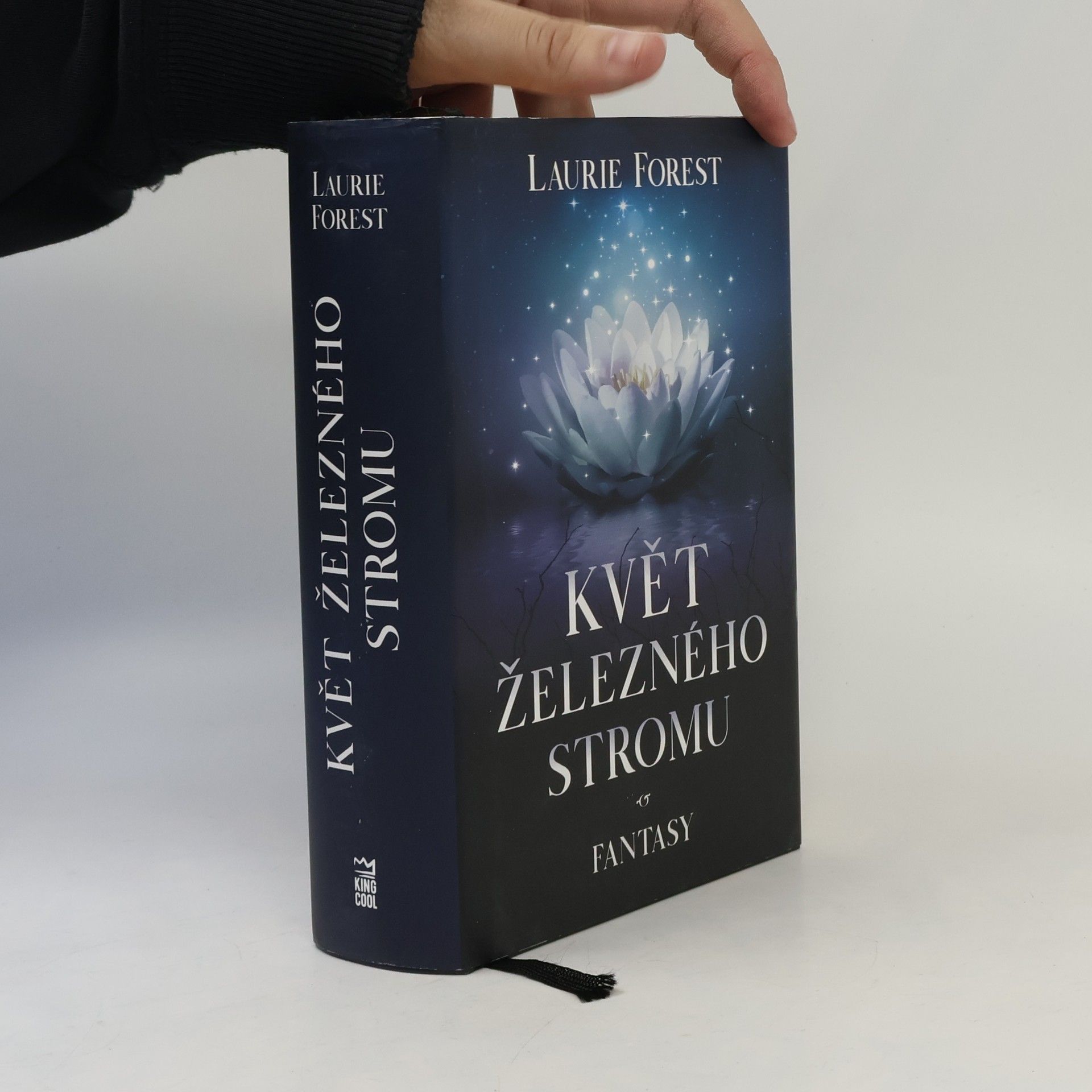 Laurie Forest Květ železného stromu